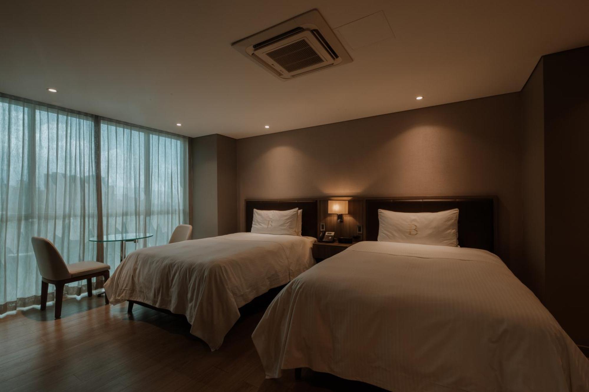 Superior Twin Room,1687496902:JPEG