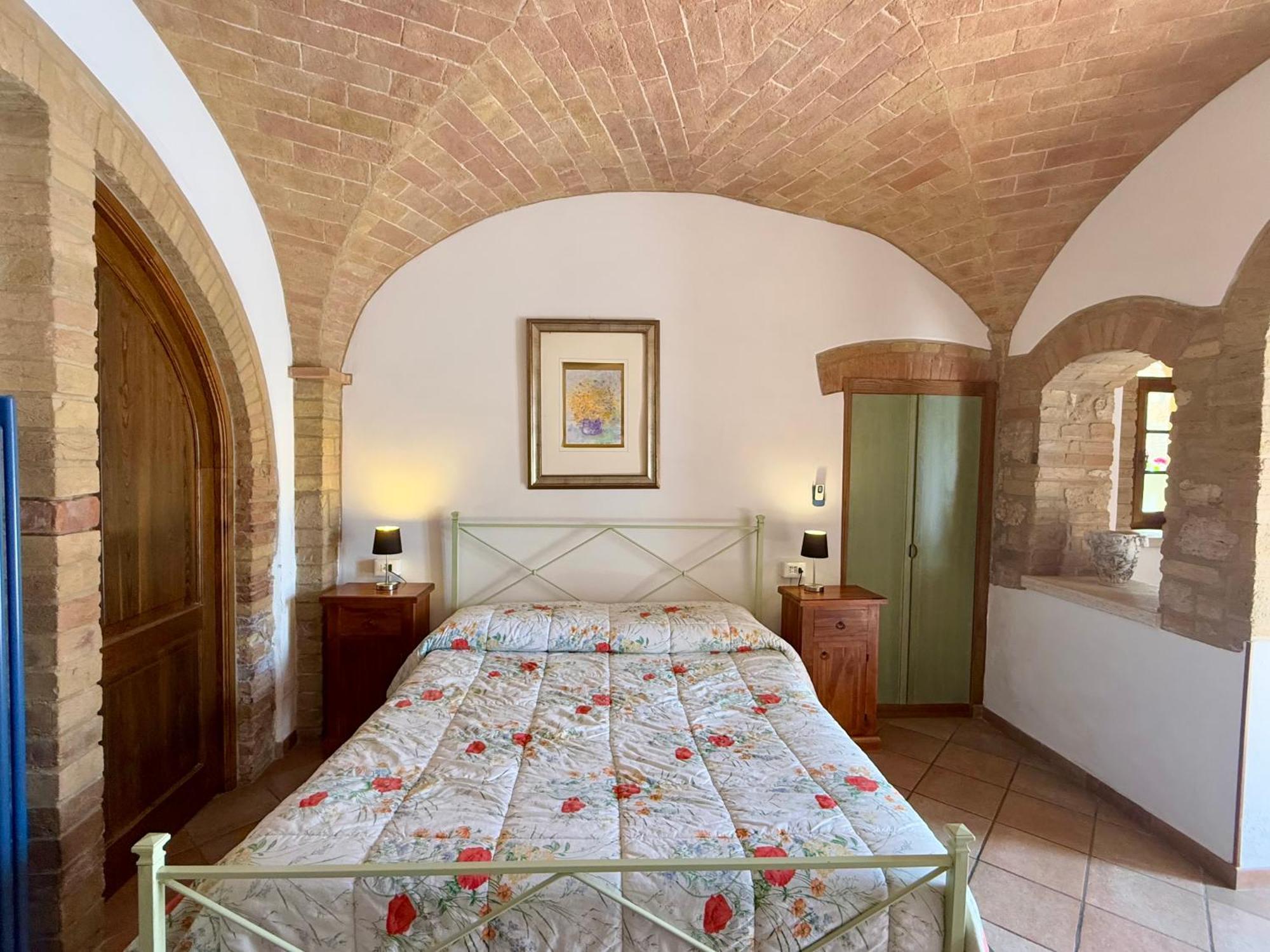Double Room,1765163119:JPEG