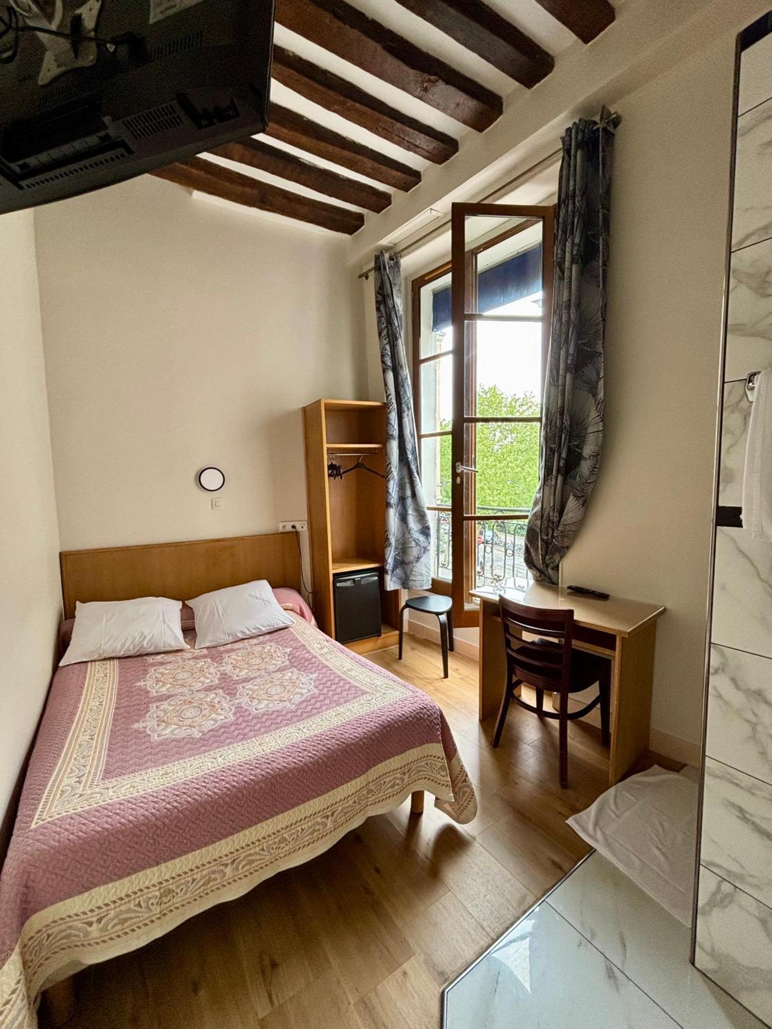 Habitación Doble con ducha privada y aseo compartido