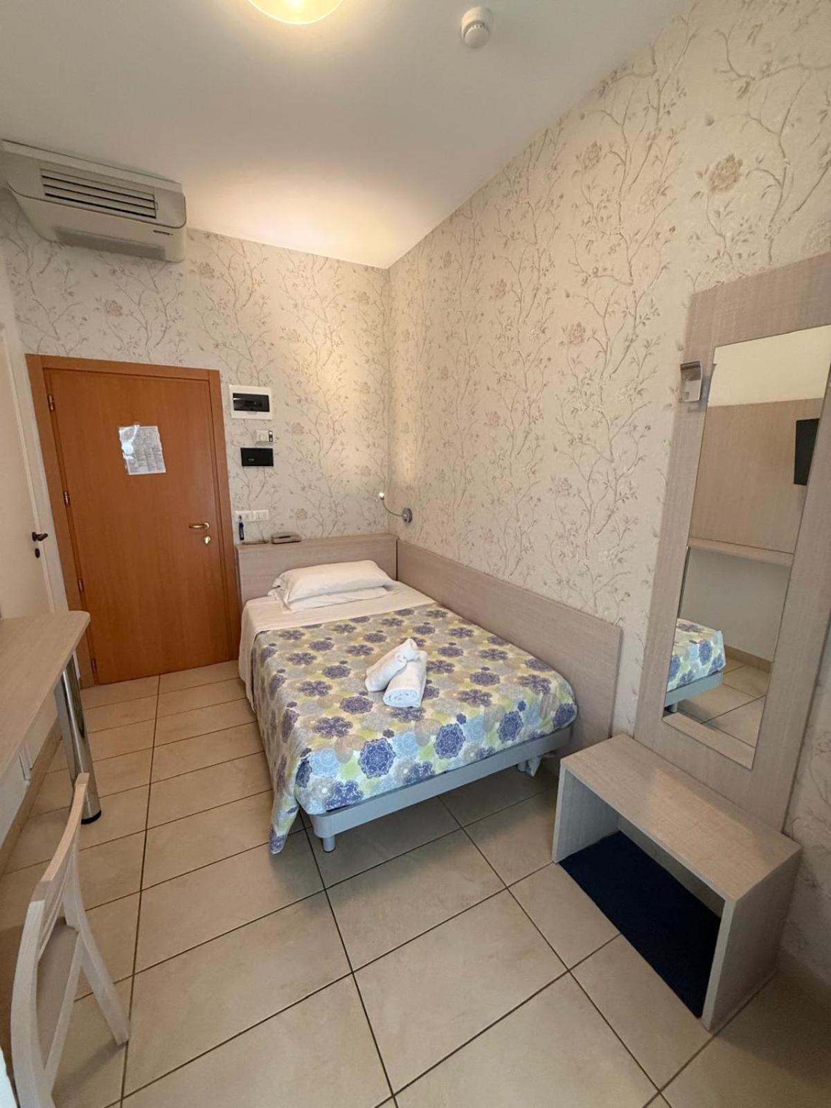 Budget Double Room,1662409913:JPEG