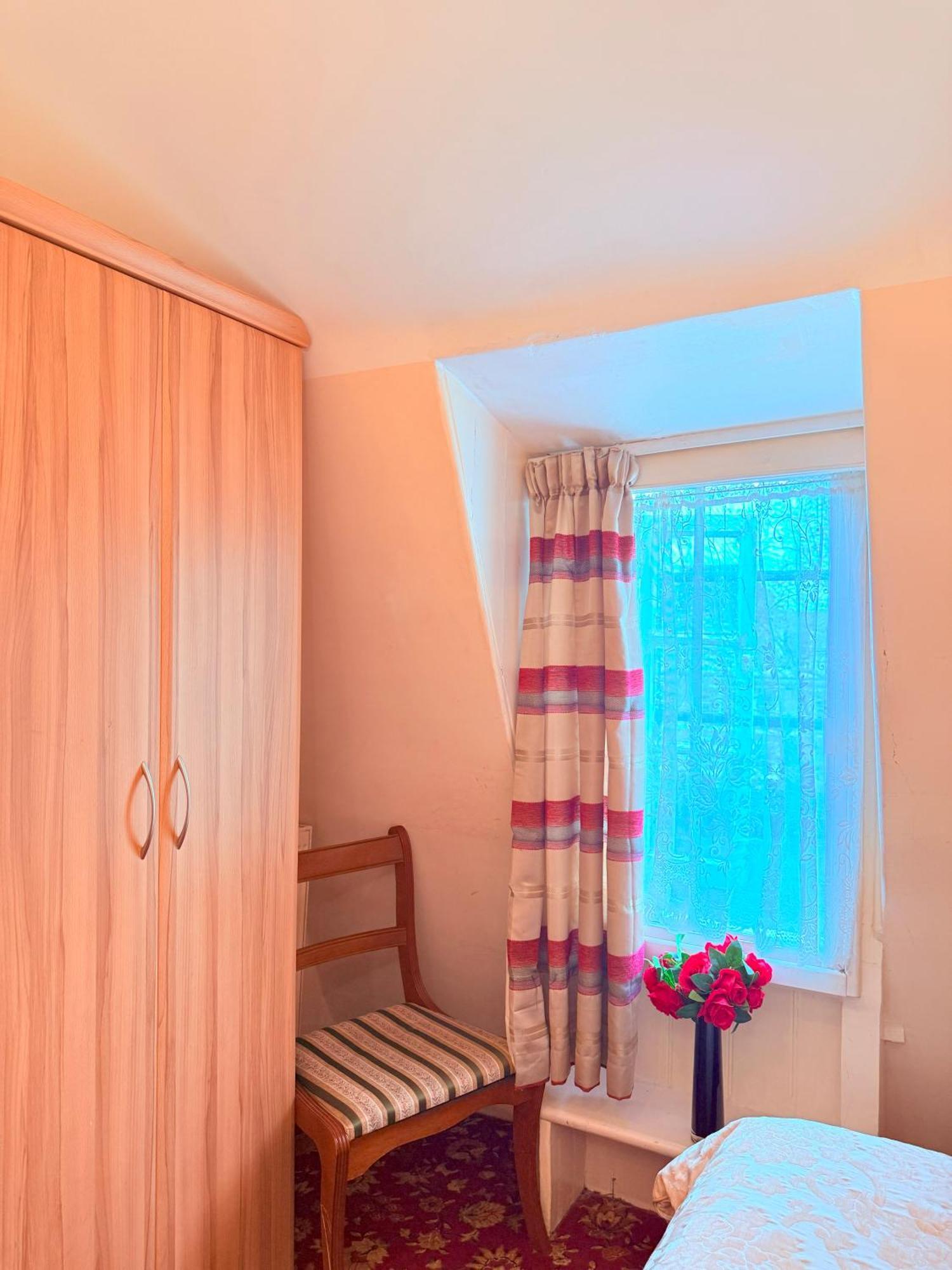 Single Room,1756541445:JPEG