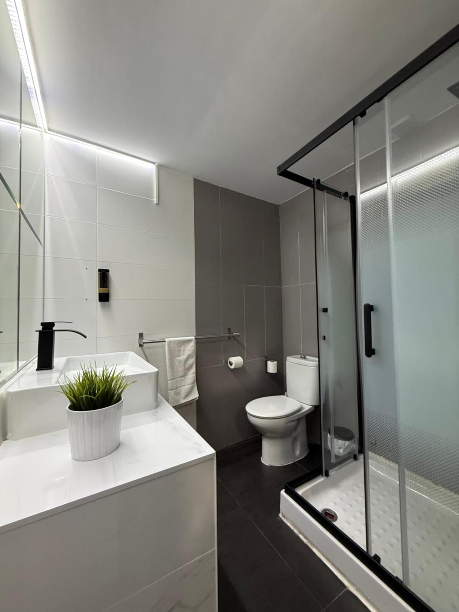 Quadruple Room Private Bathroom,1663175818:JPEG