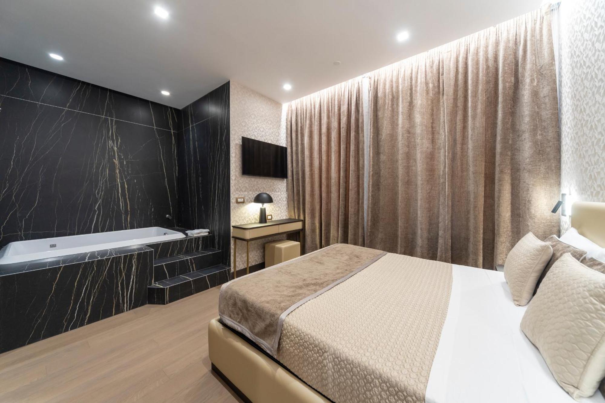 King Suite Spa Bath,1663747467:JPEG