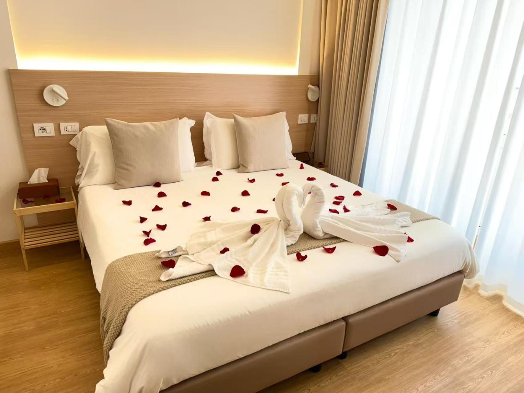 Double or Twin Room Private Bathroom