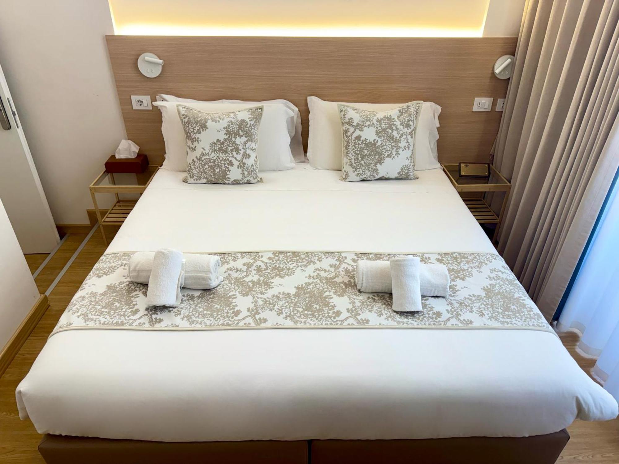 Double or Twin Room Private Bathroom
