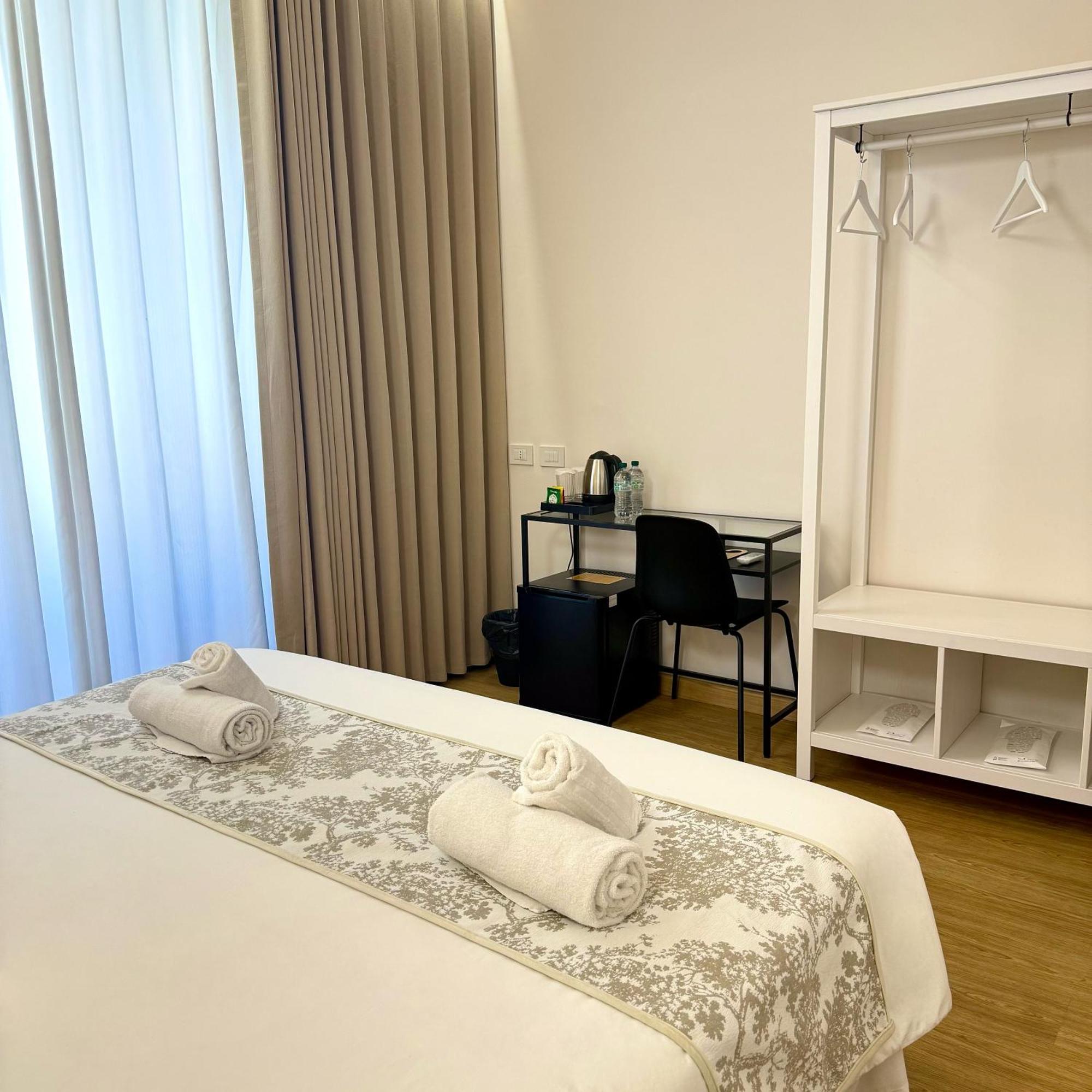 Double or Twin Room Private Bathroom