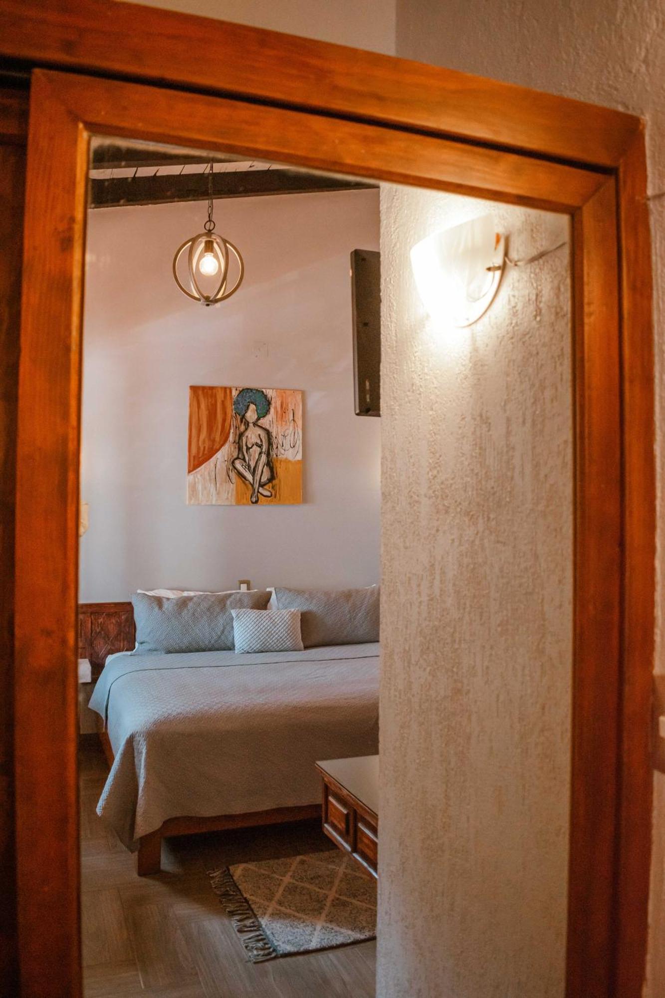 Deluxe King Room,1664934143:JPEG