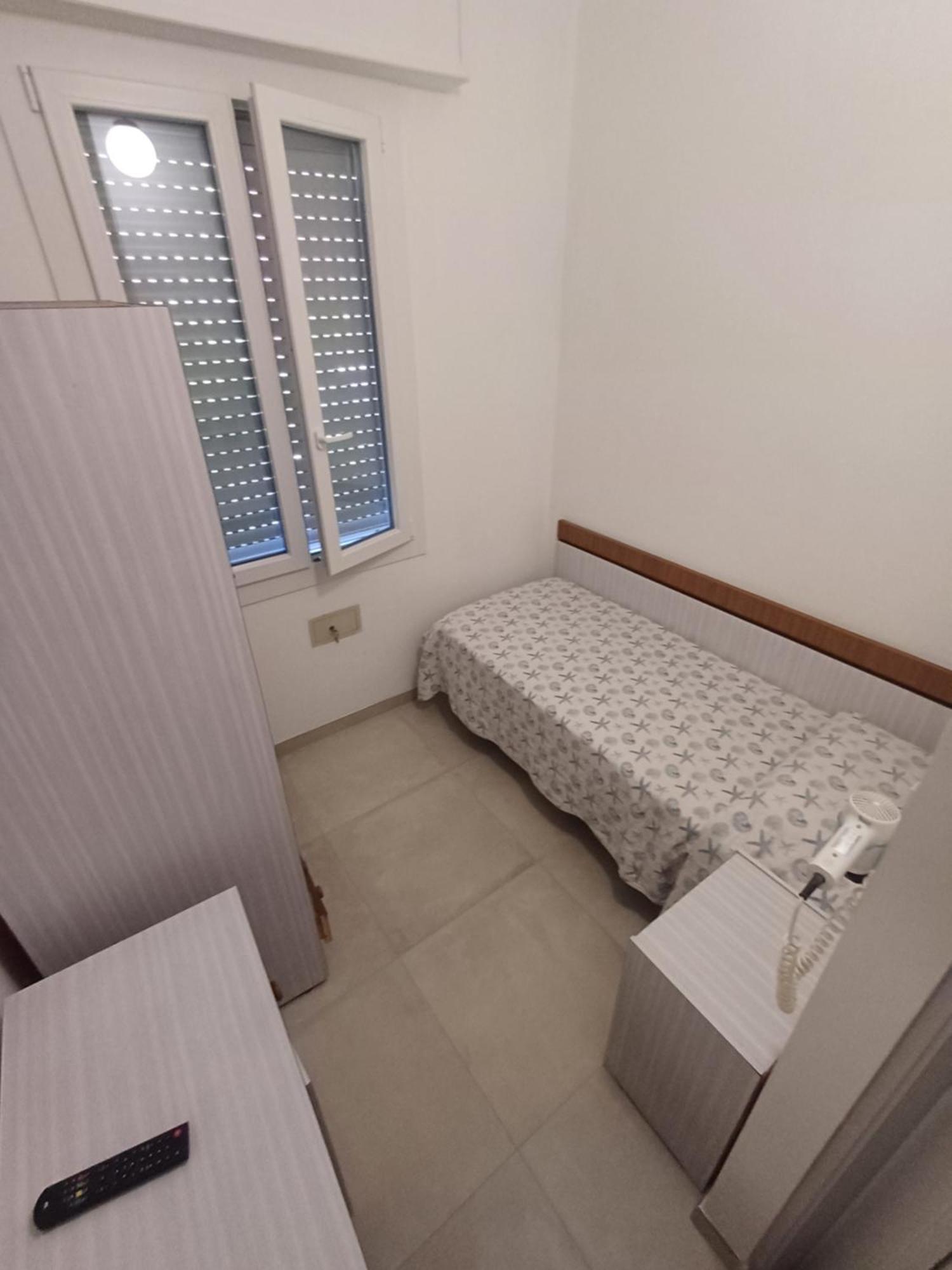 Single Room Bathroom