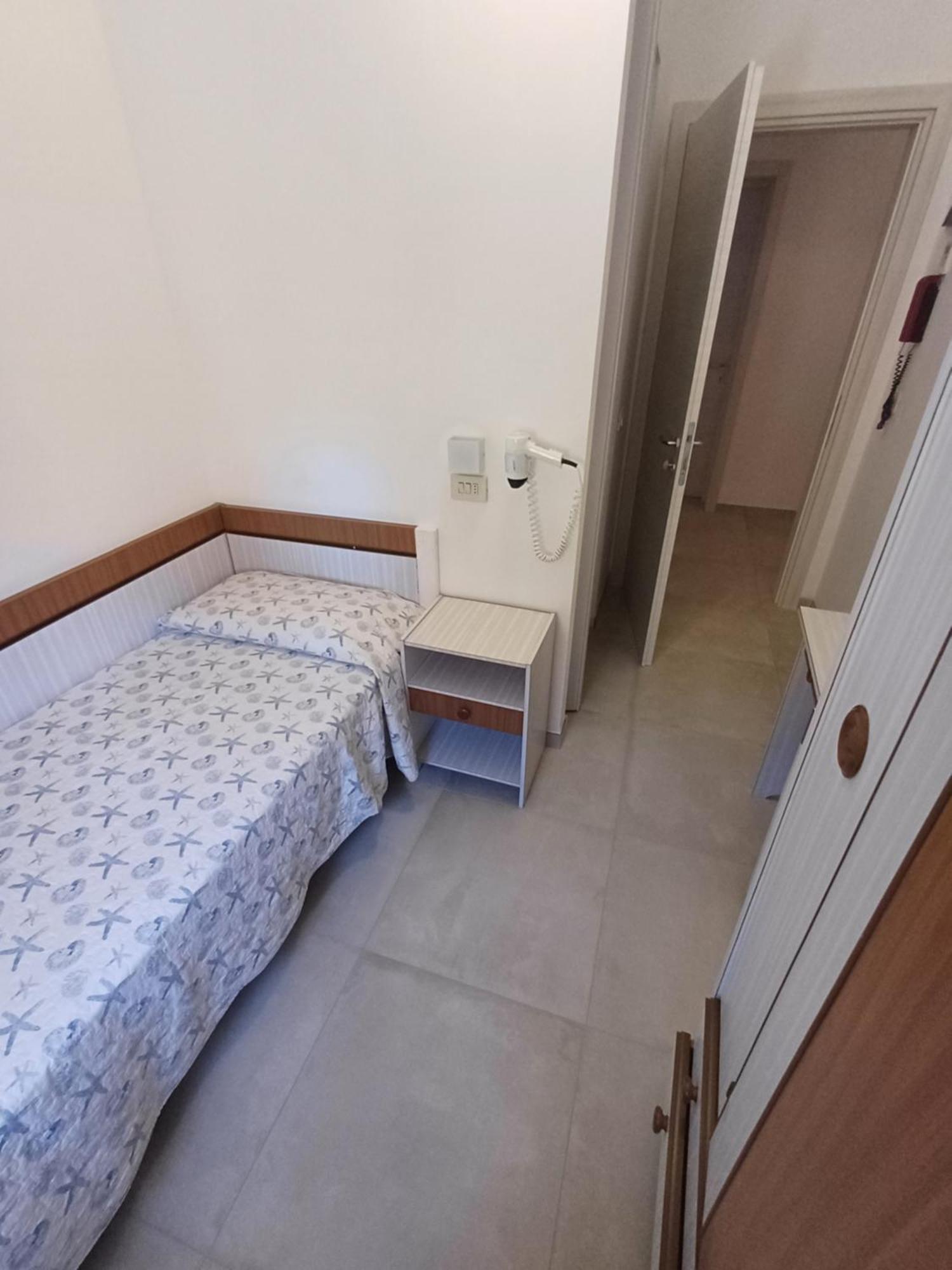 Single Room Bathroom