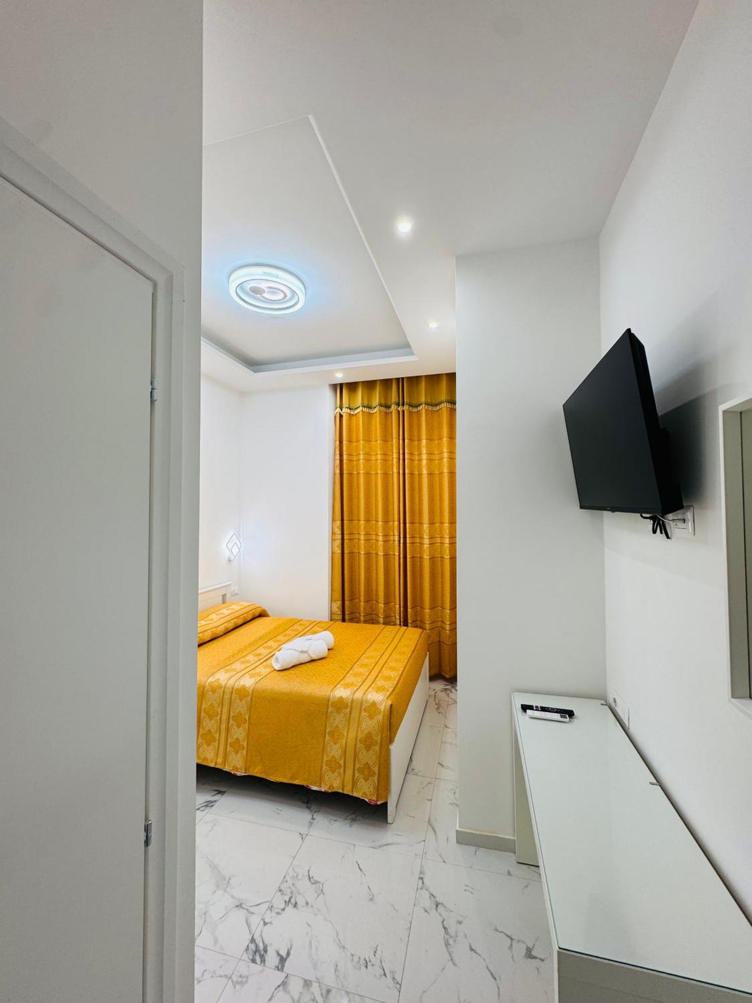 Double Room Private Bathroom