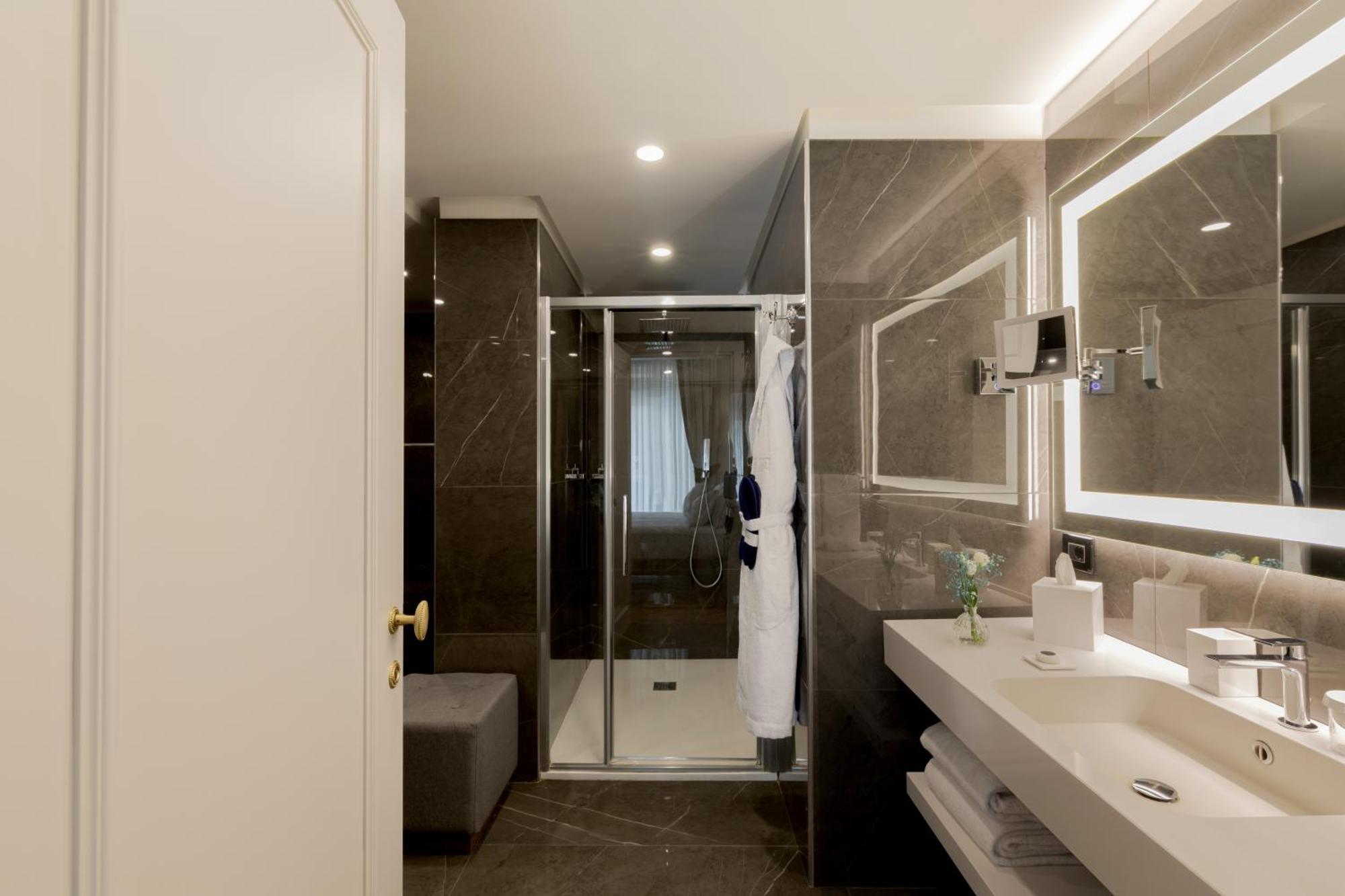 Deluxe Triple Room,1666026836:JPEG