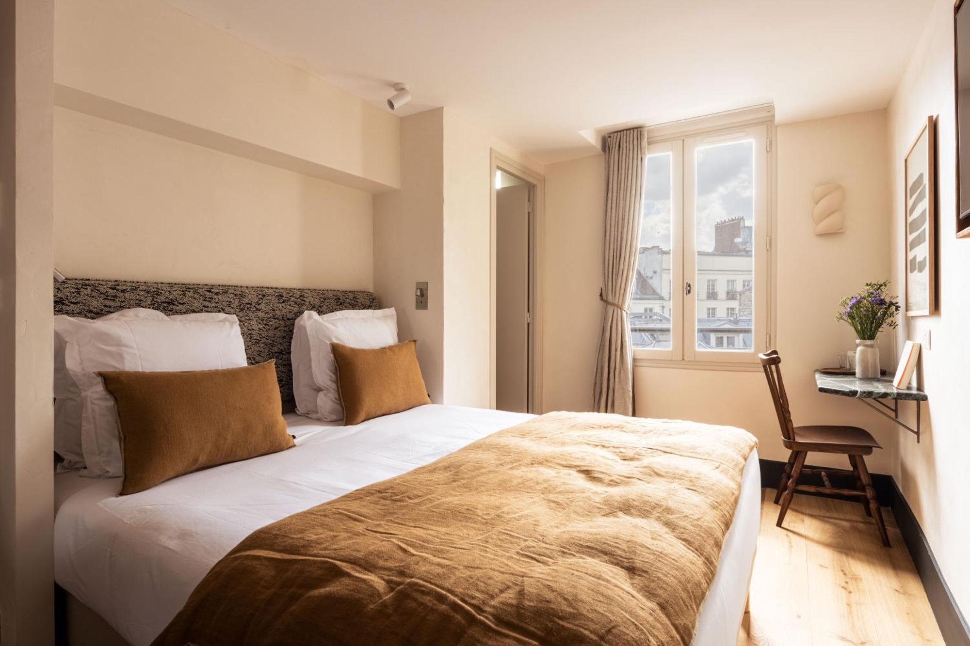 Small Double Room,1666661326:JPEG