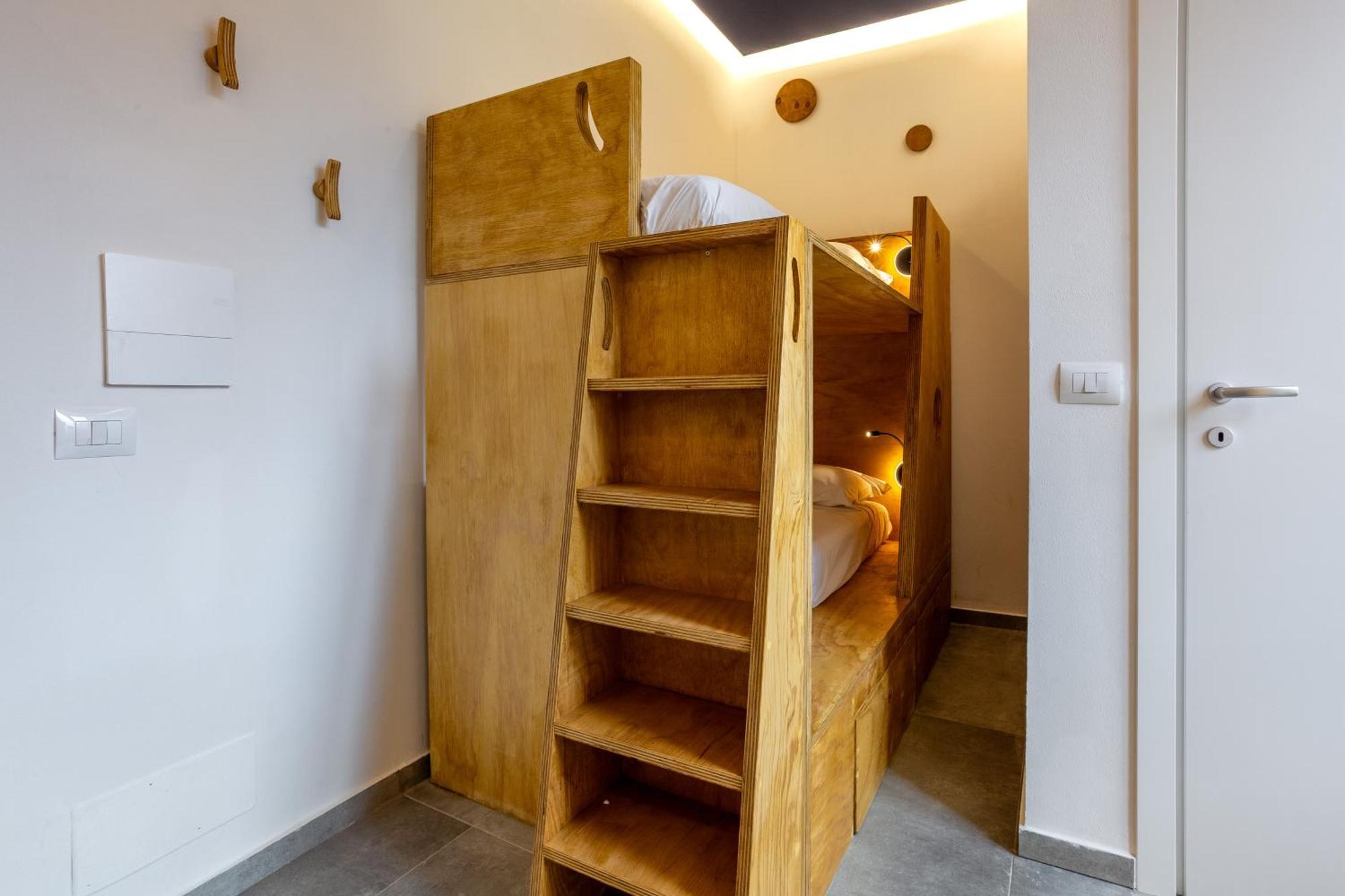 Bed 4-Bed Female Dormitory Room