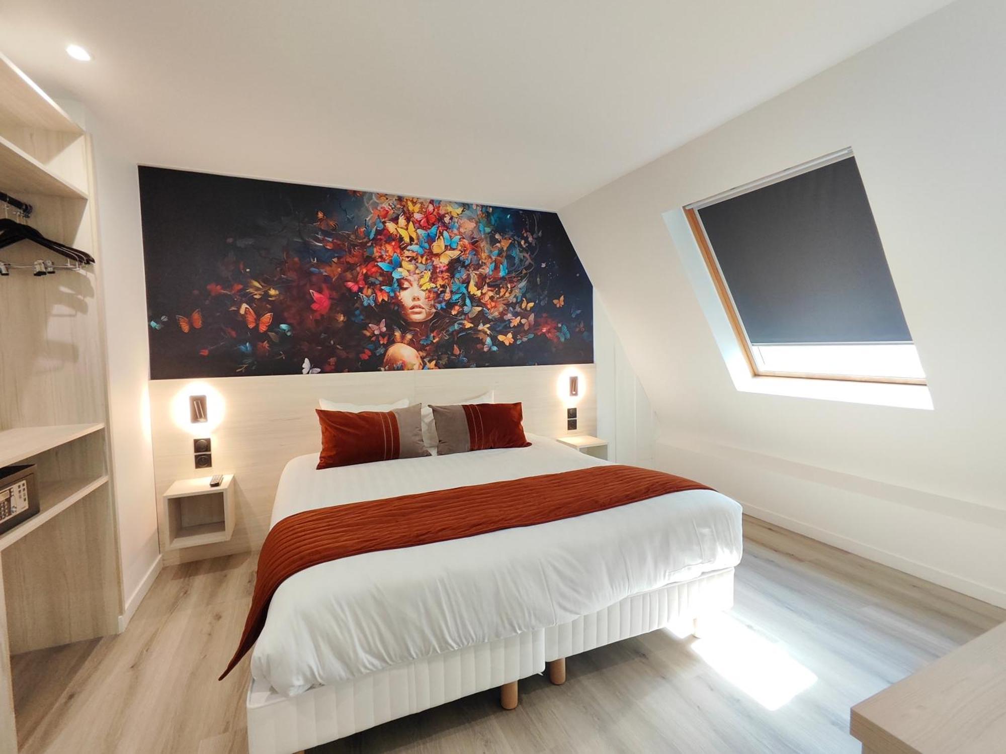 Large Double Room,1667437379:JPEG