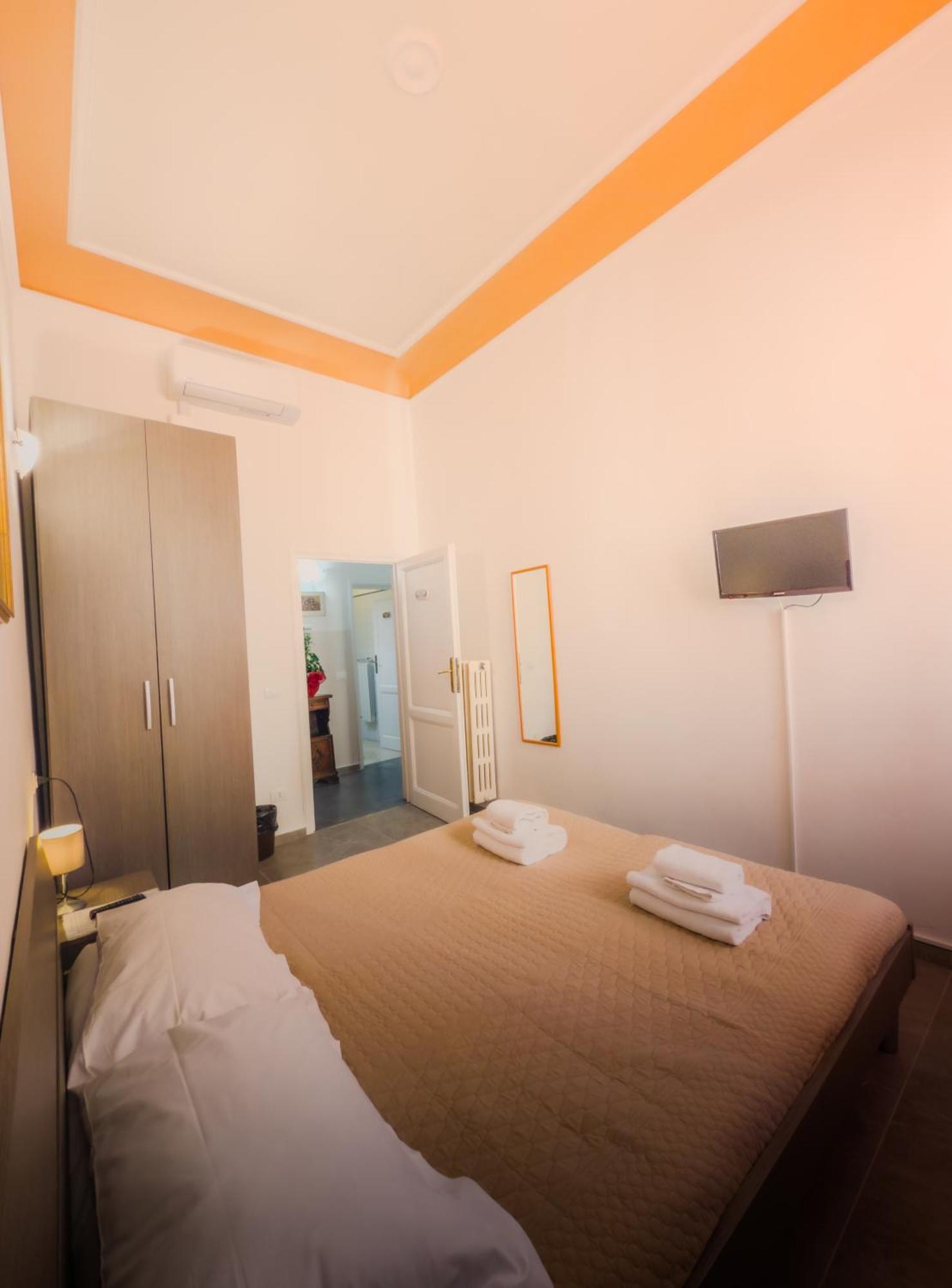 Small Double Room Private External Bathroom