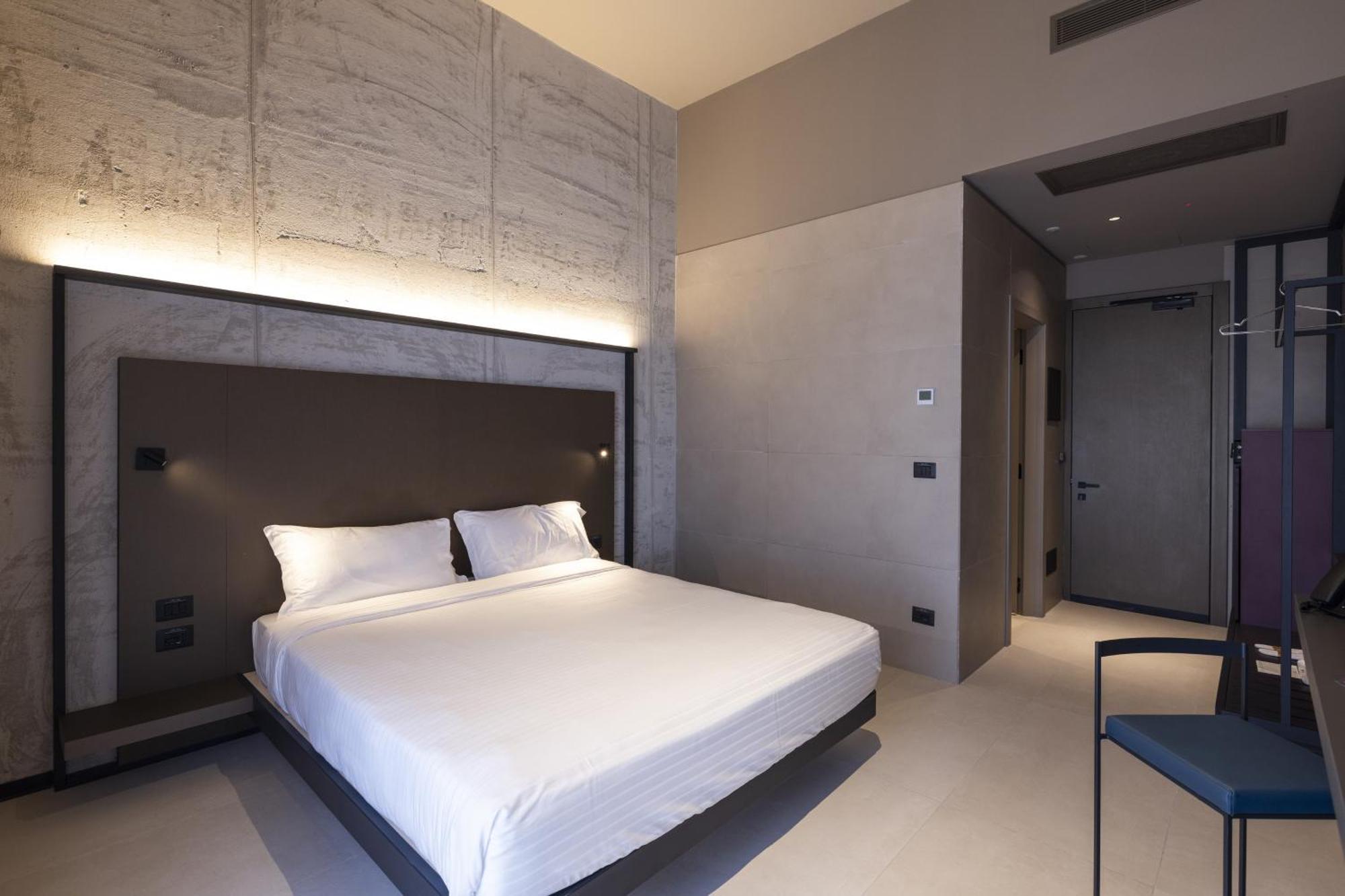Double Room,1668326140:JPEG