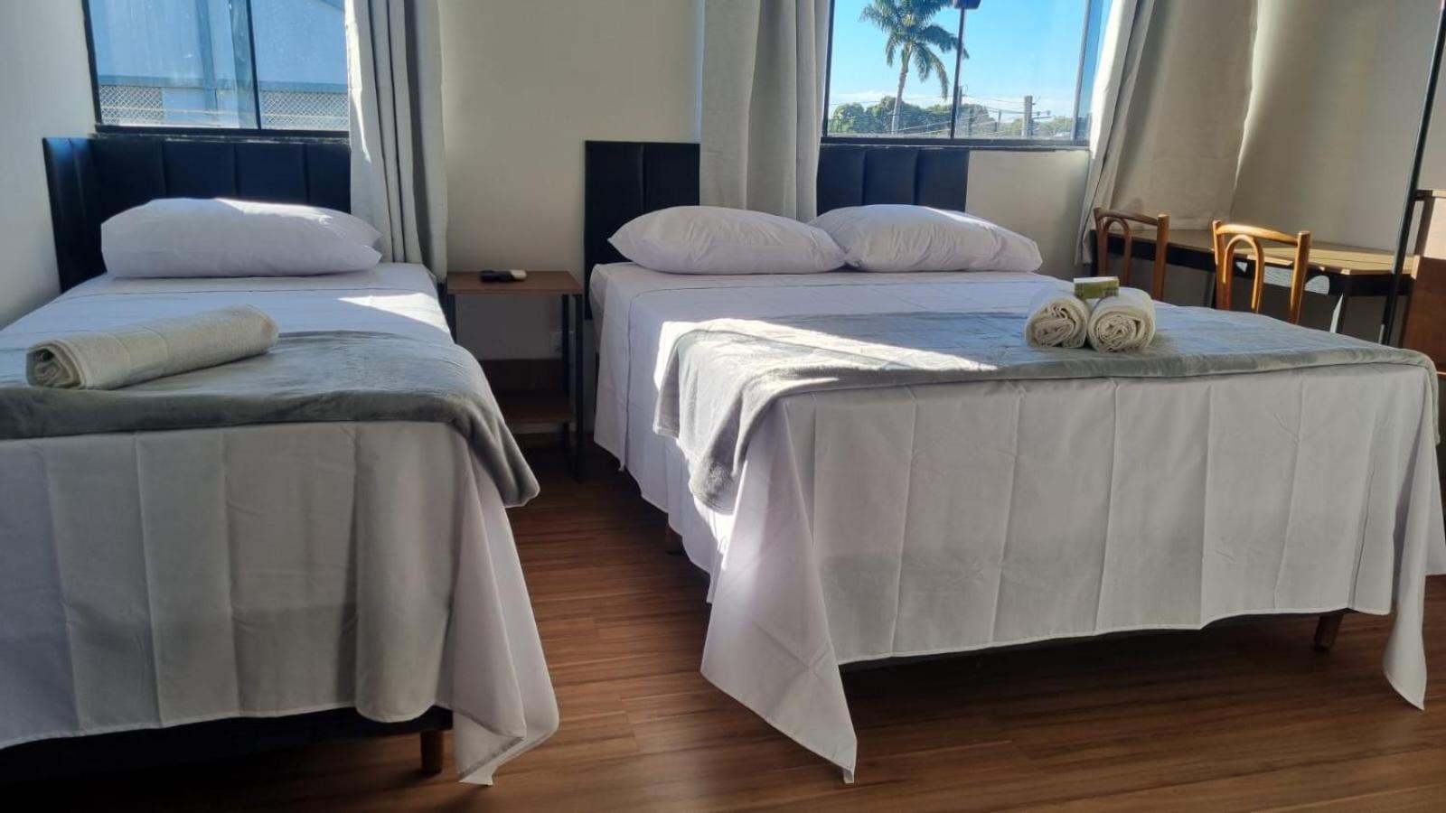 Quarto Triplo com Banheiro Privativo