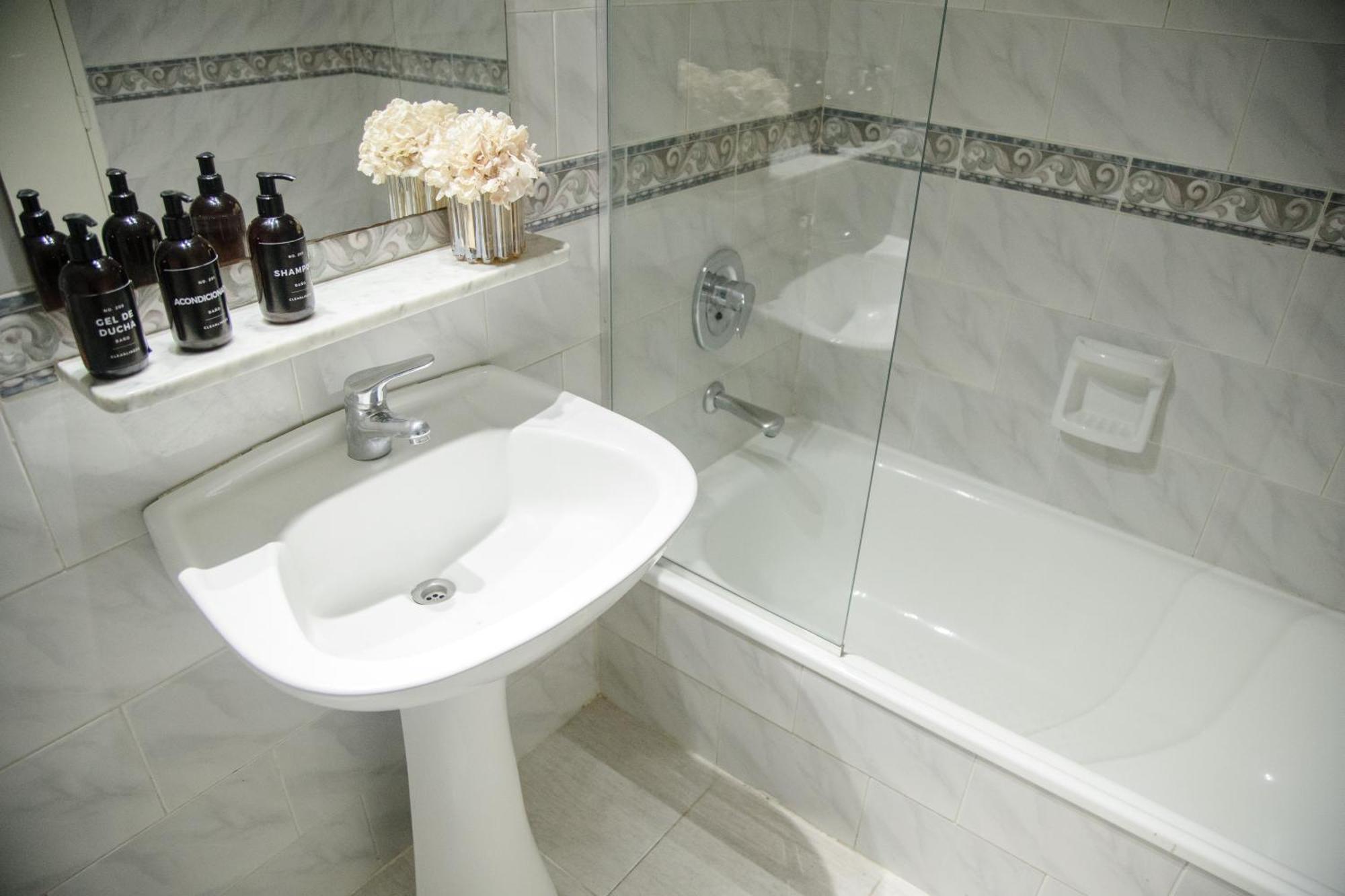 One-Bedroom Apartment,1668943304:JPEG
