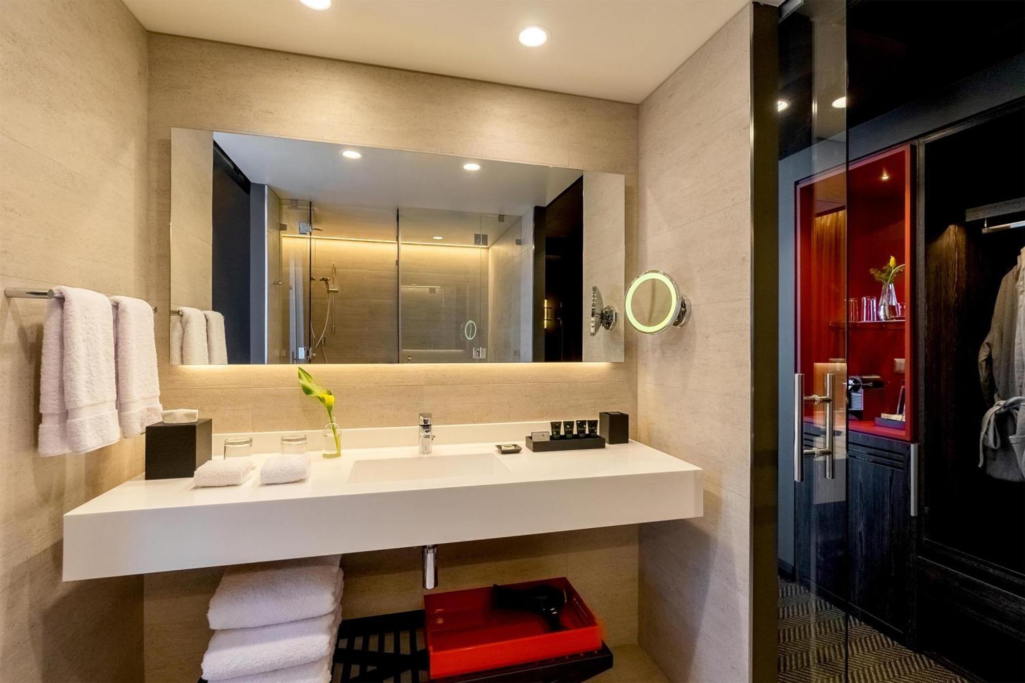 Junior King Suite