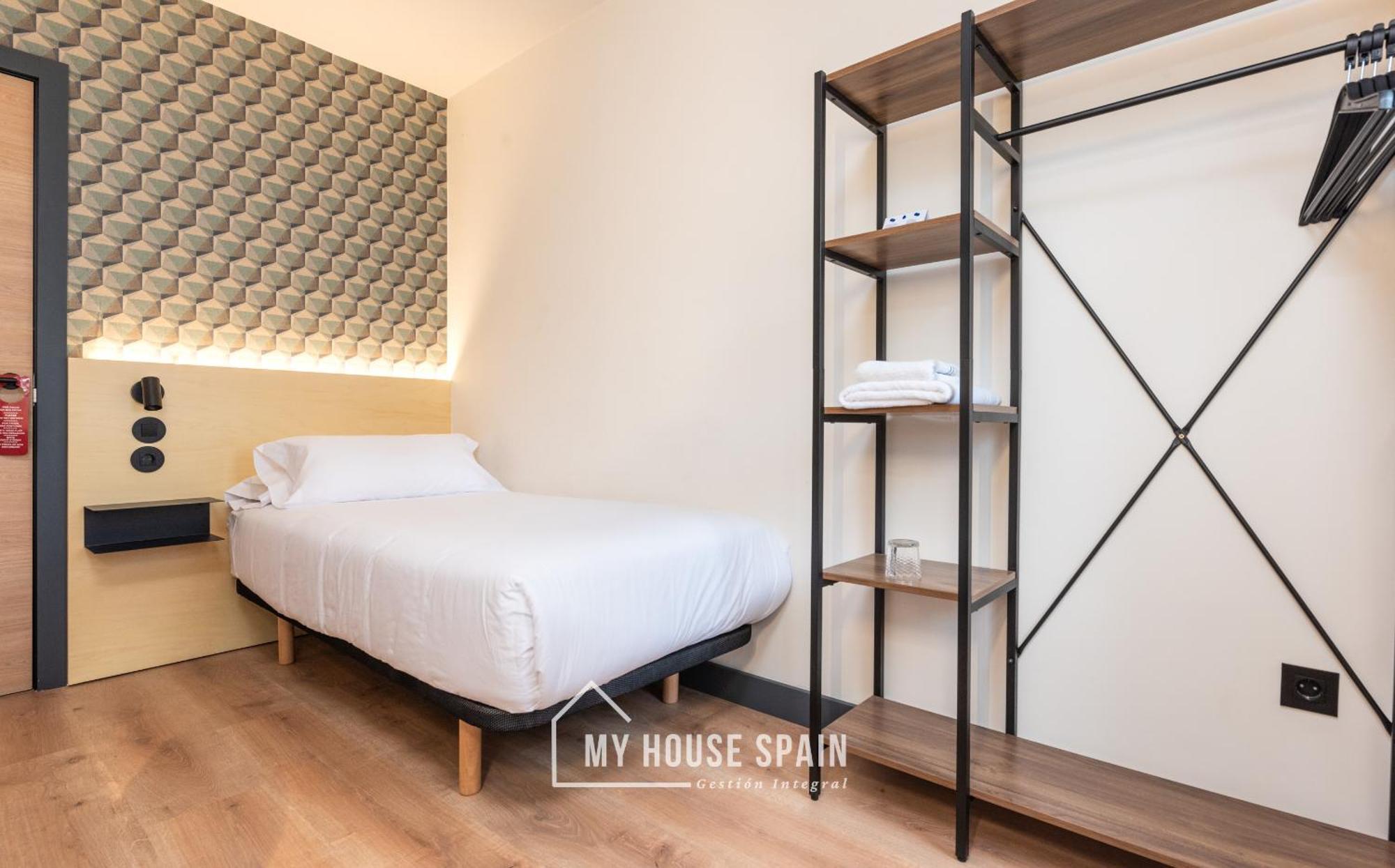 Single Room,1669746851:JPEG