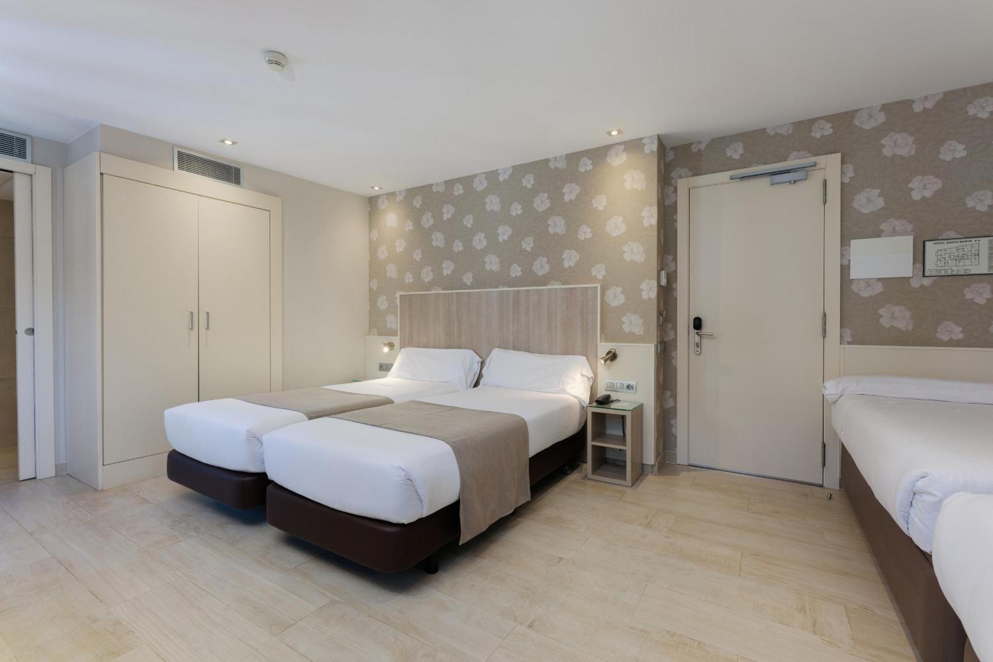 Quadruple Room,1669816919:JPEG