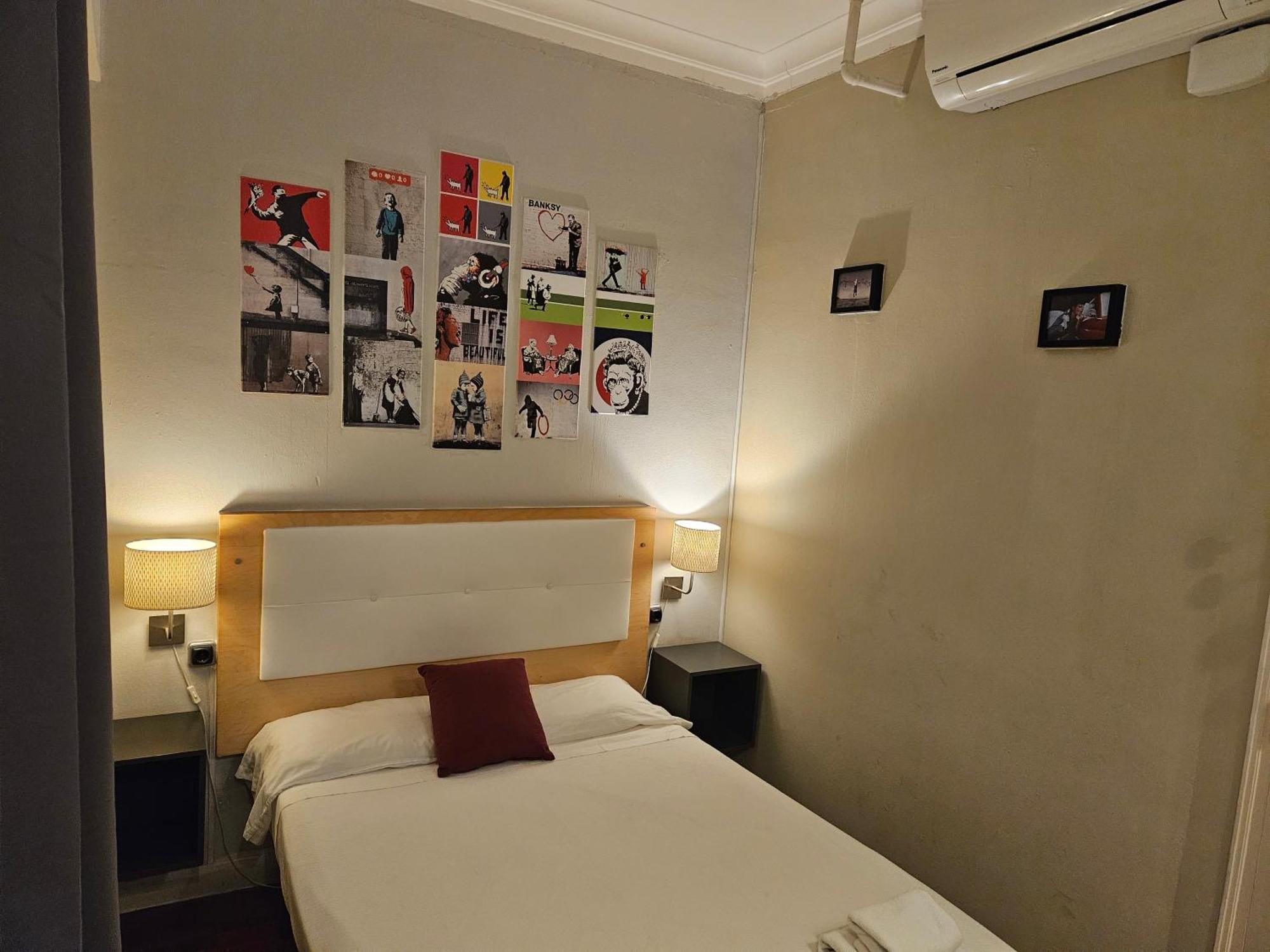 Small Double Room,1669845455:JPEG
