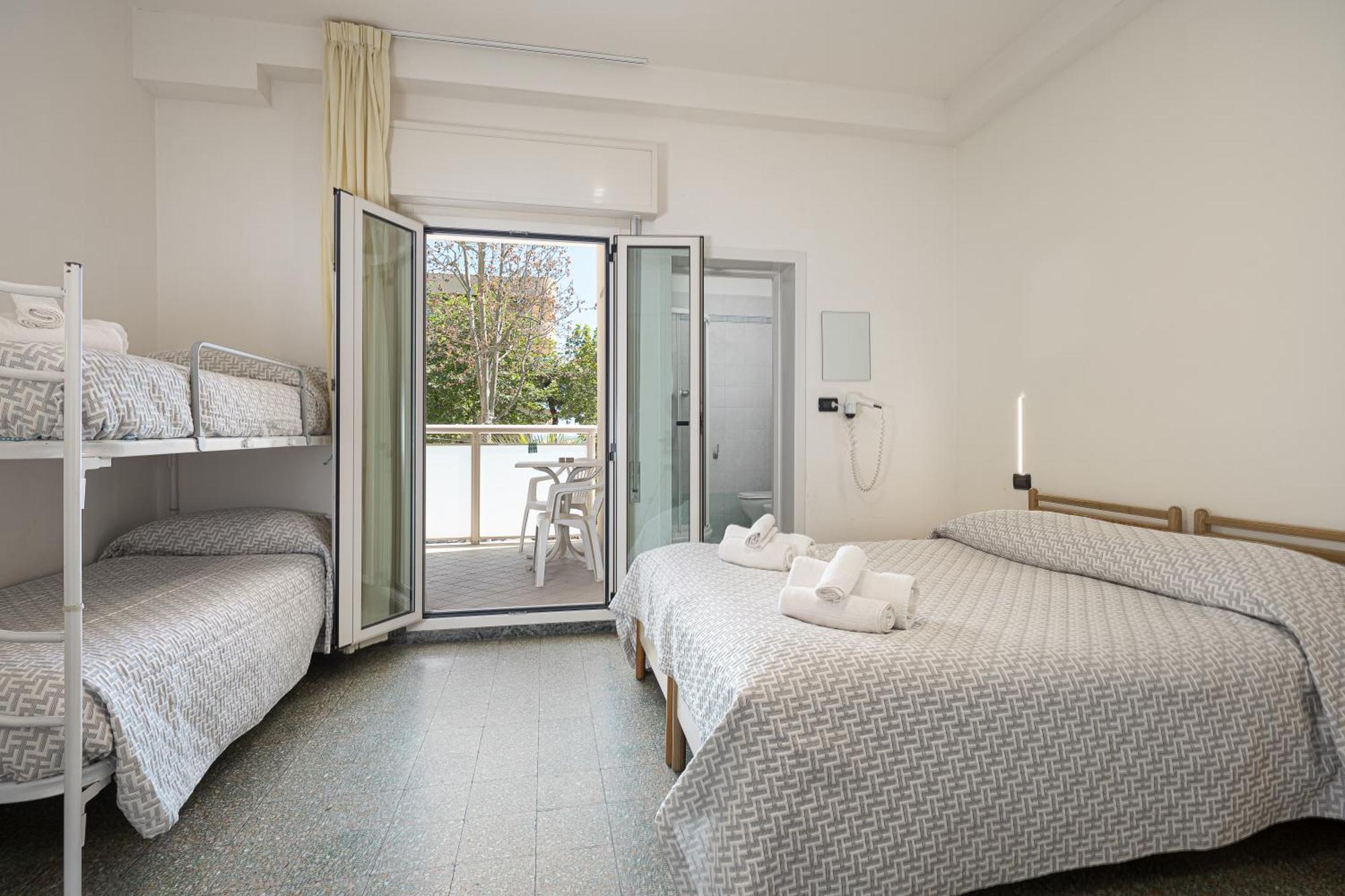 Quadruple Room Sea View,1669950220:JPEG