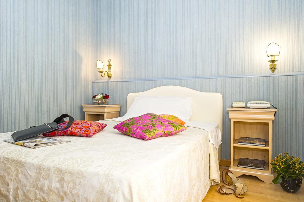 Single Room,167007930:JPEG