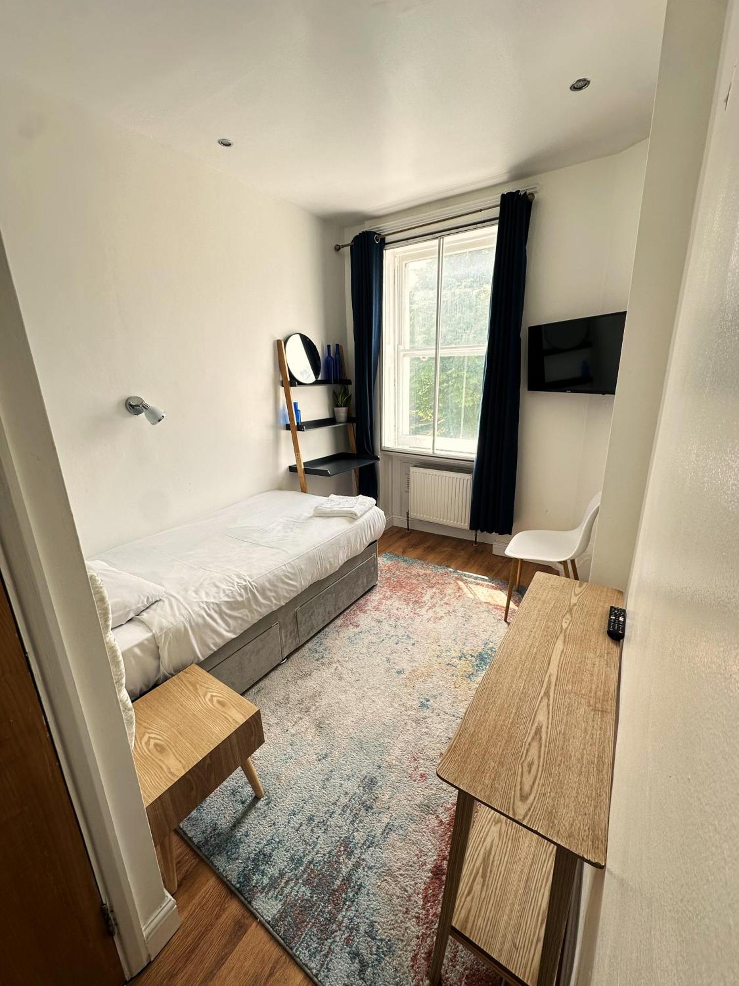 Standard Single Room,1670705368:JPEG