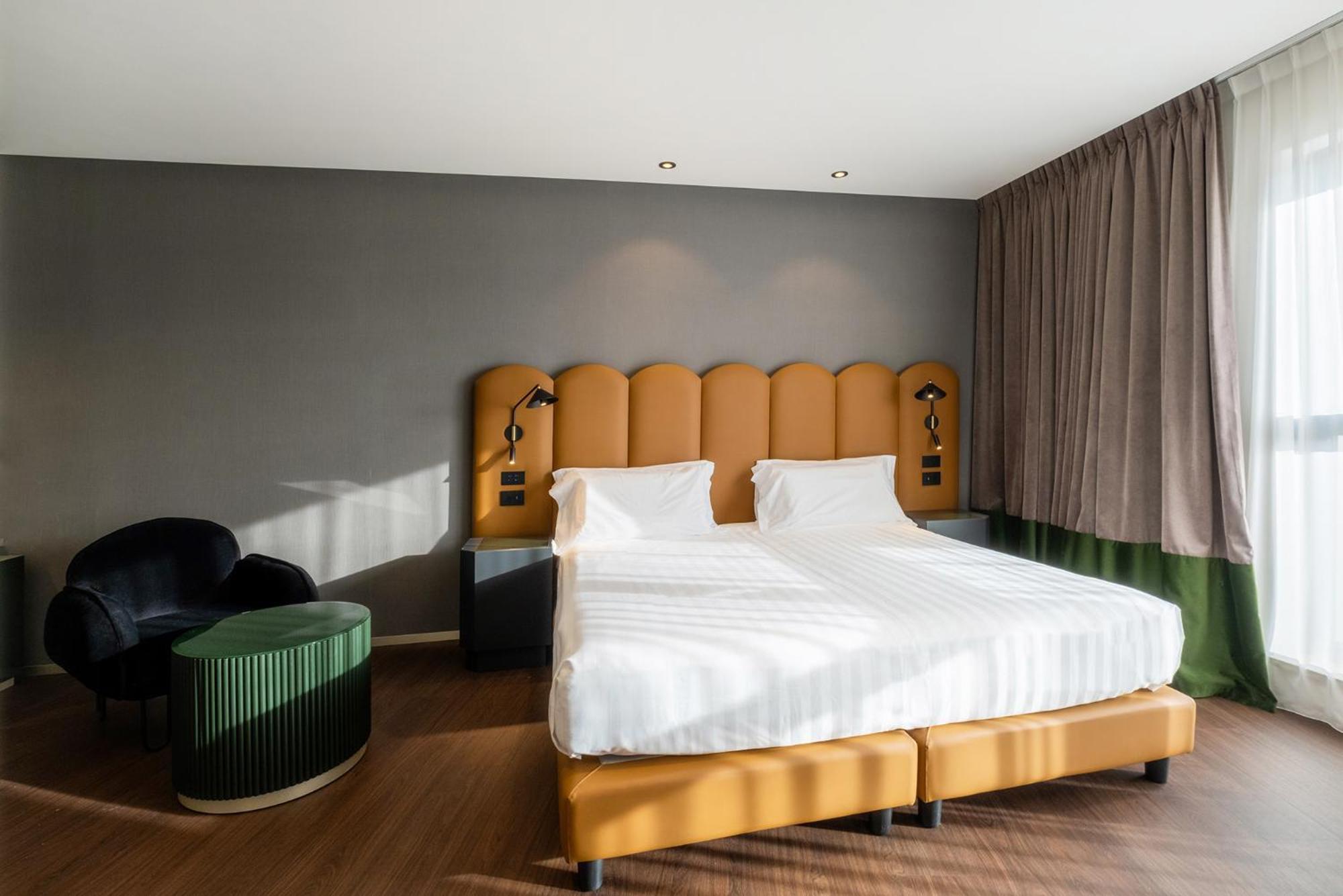 Suite Deluxe,1670800273:JPEG