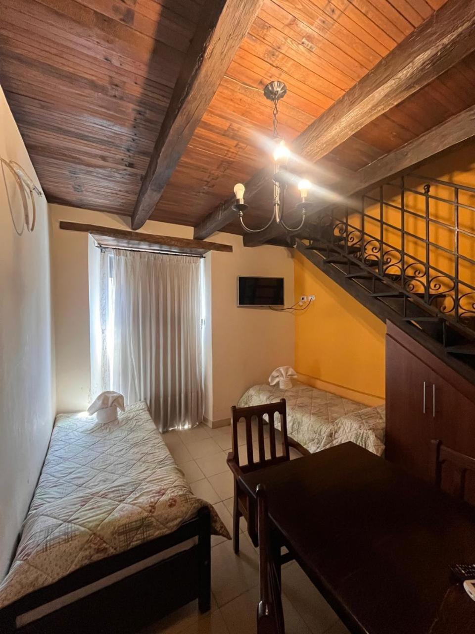Apartment Split Level,1672402902:JPEG