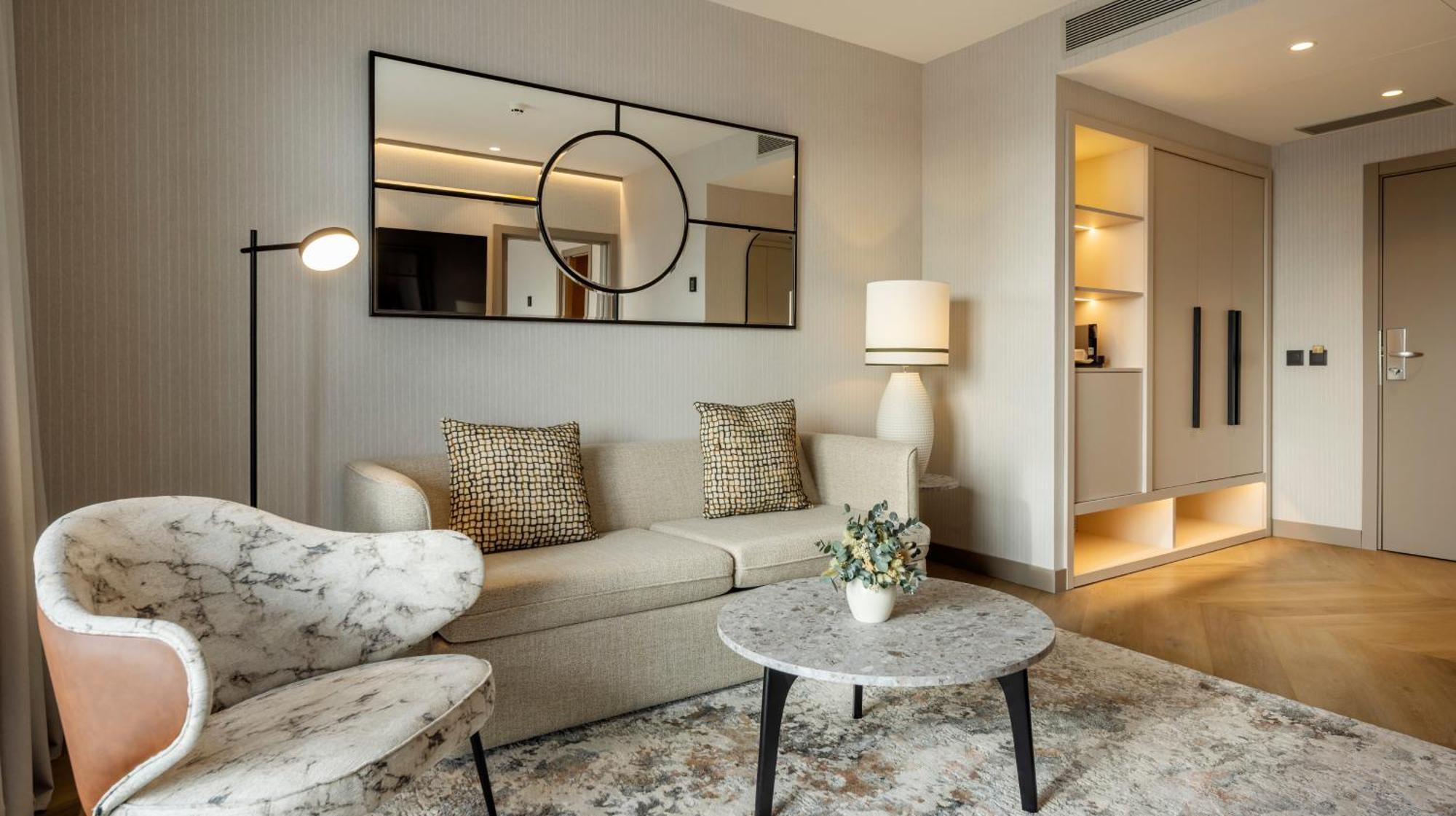 Junior Suite,1672563079:JPEG