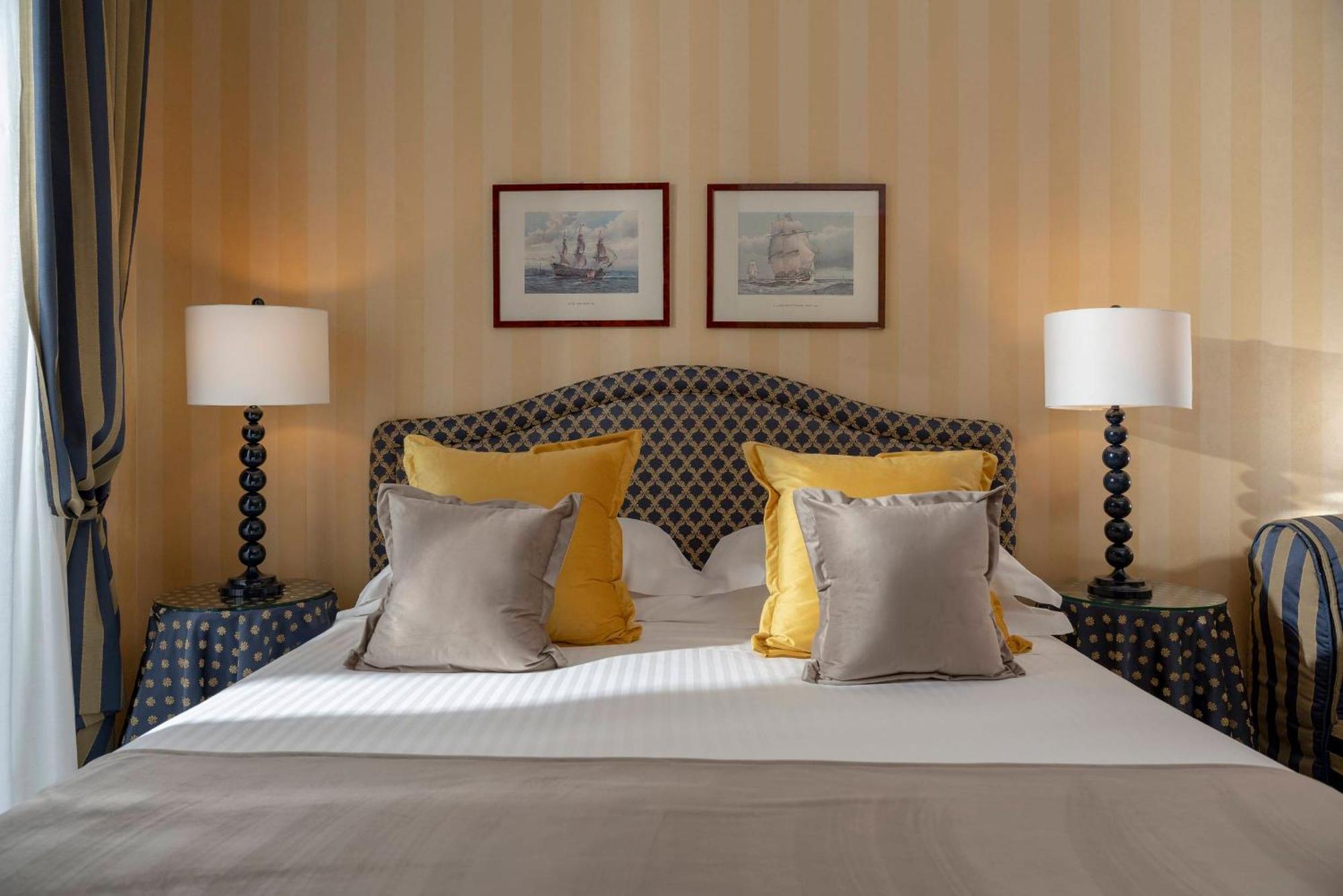 Superior Room Side Sea View