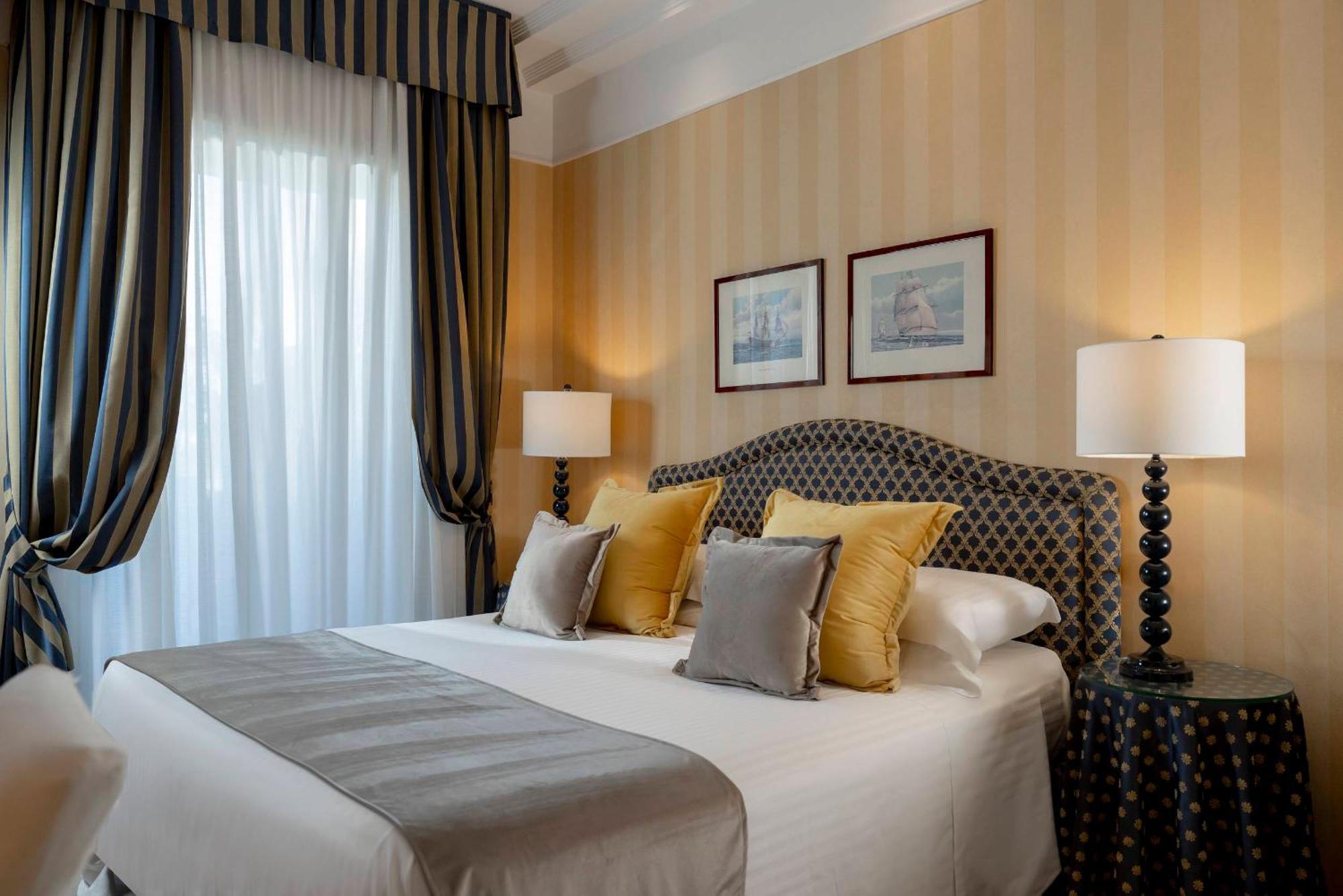 Superior Room Side Sea View