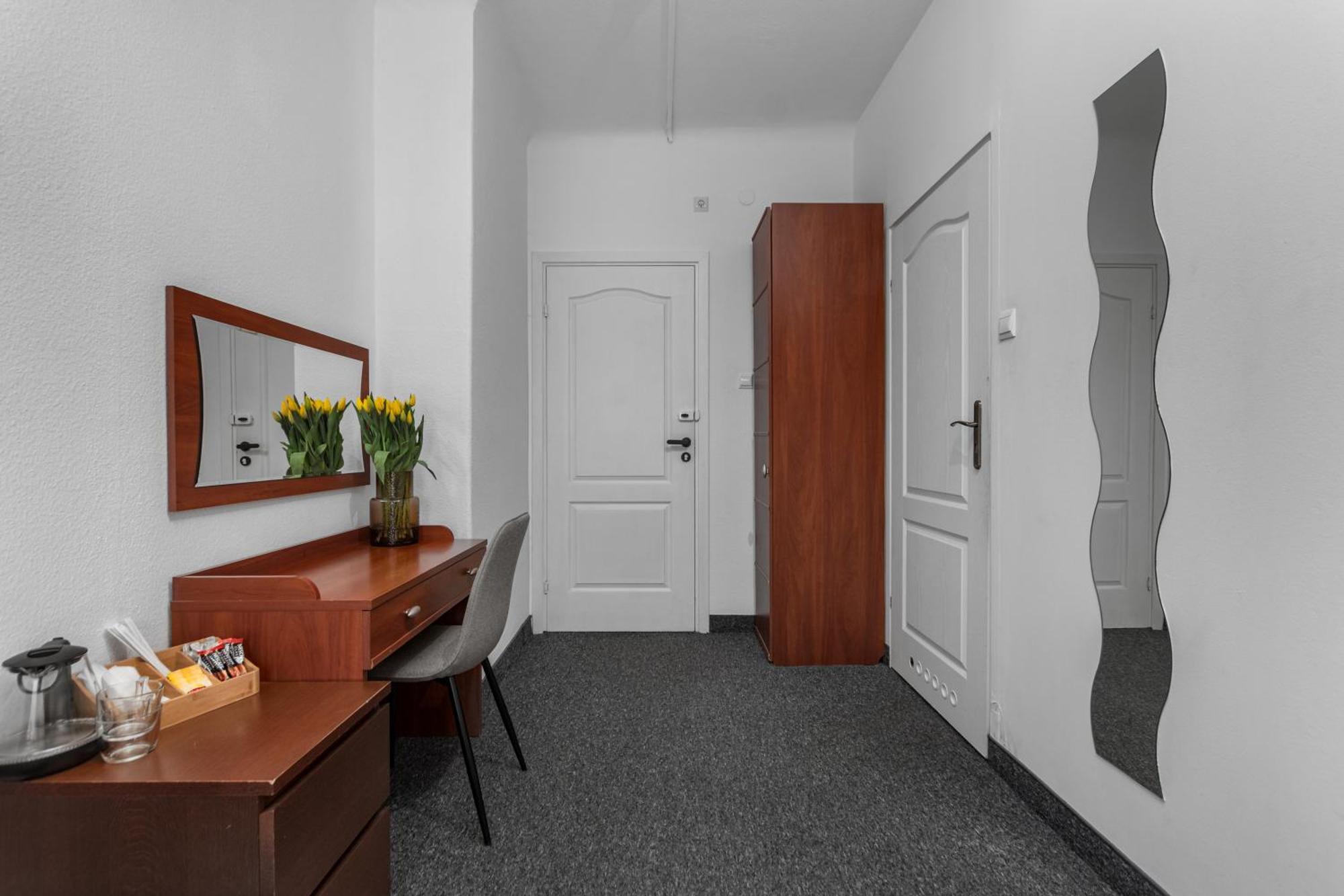 Habitación Doble con baño privado - 2 camas
