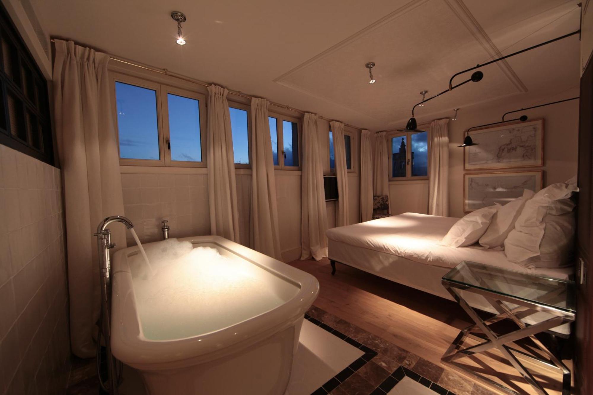 Island Suite