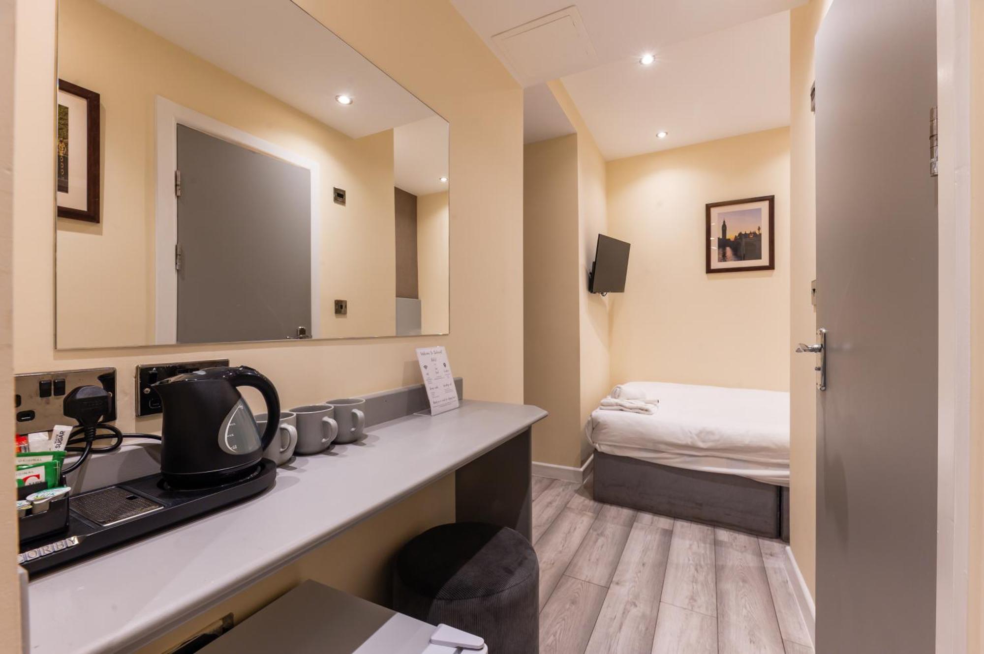 Luxury Triple Room,1673930733:JPEG