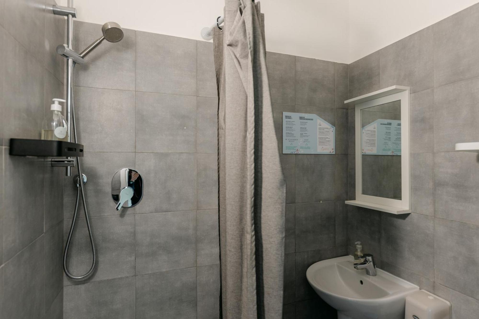 Single Room,1674716748:JPEG