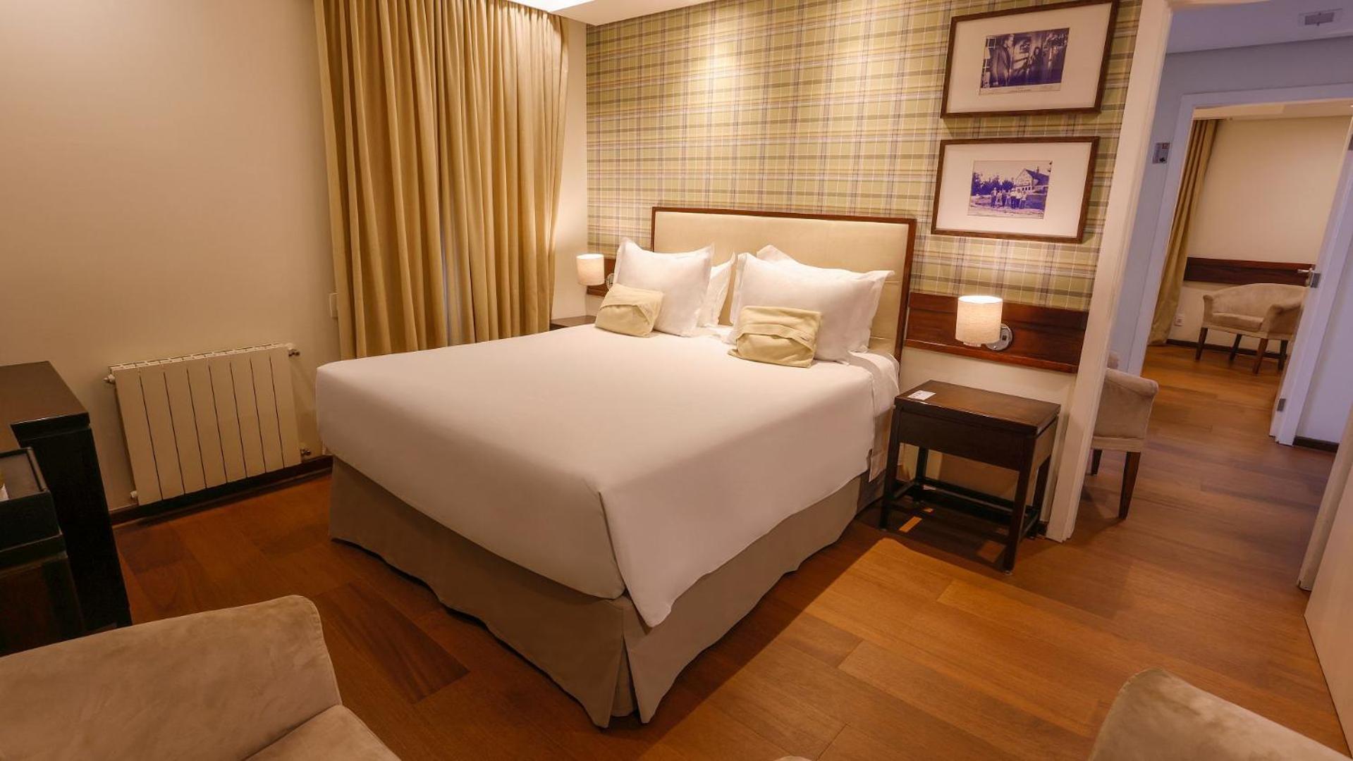 Two Connecting Double Rooms,1675803579:JPEG