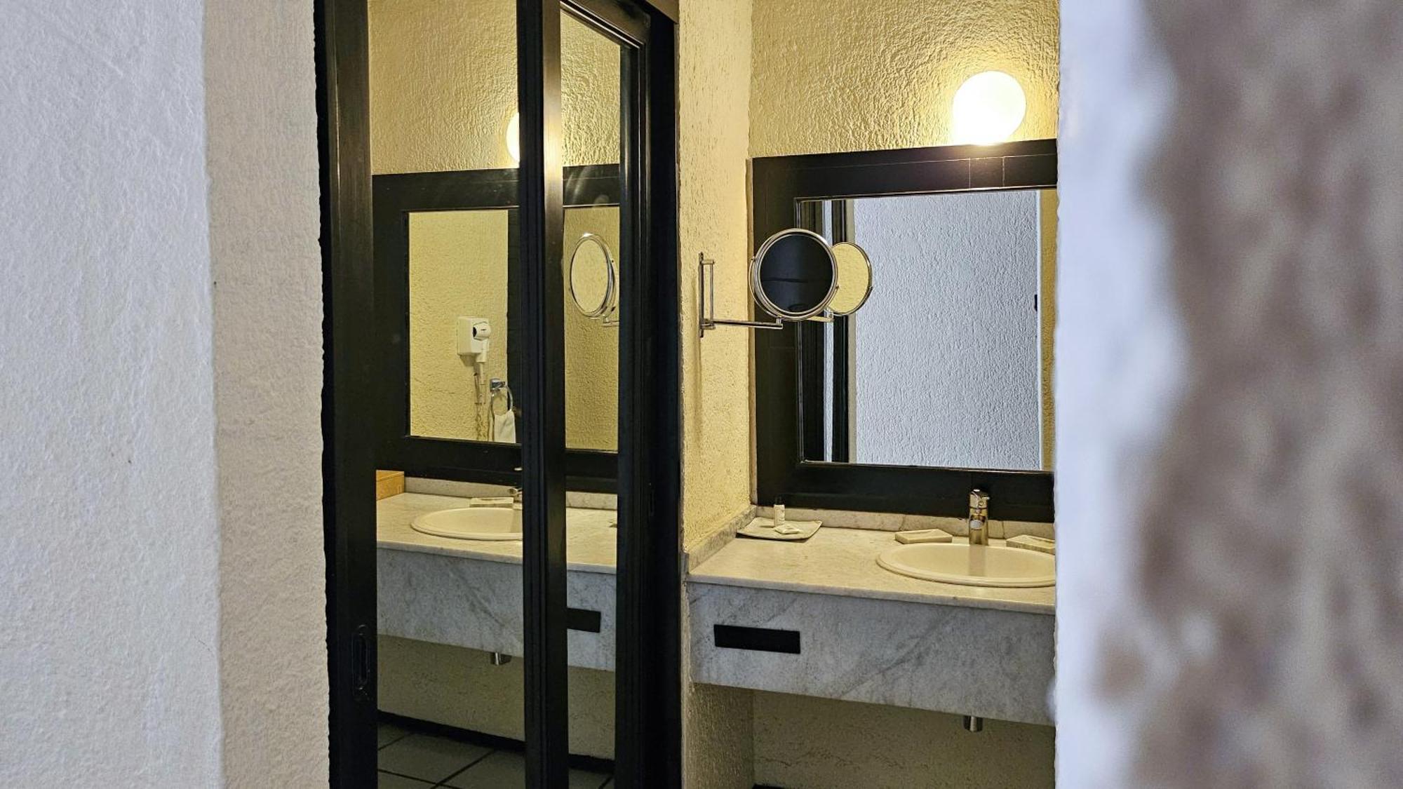 Superior Room,1676741334:JPEG