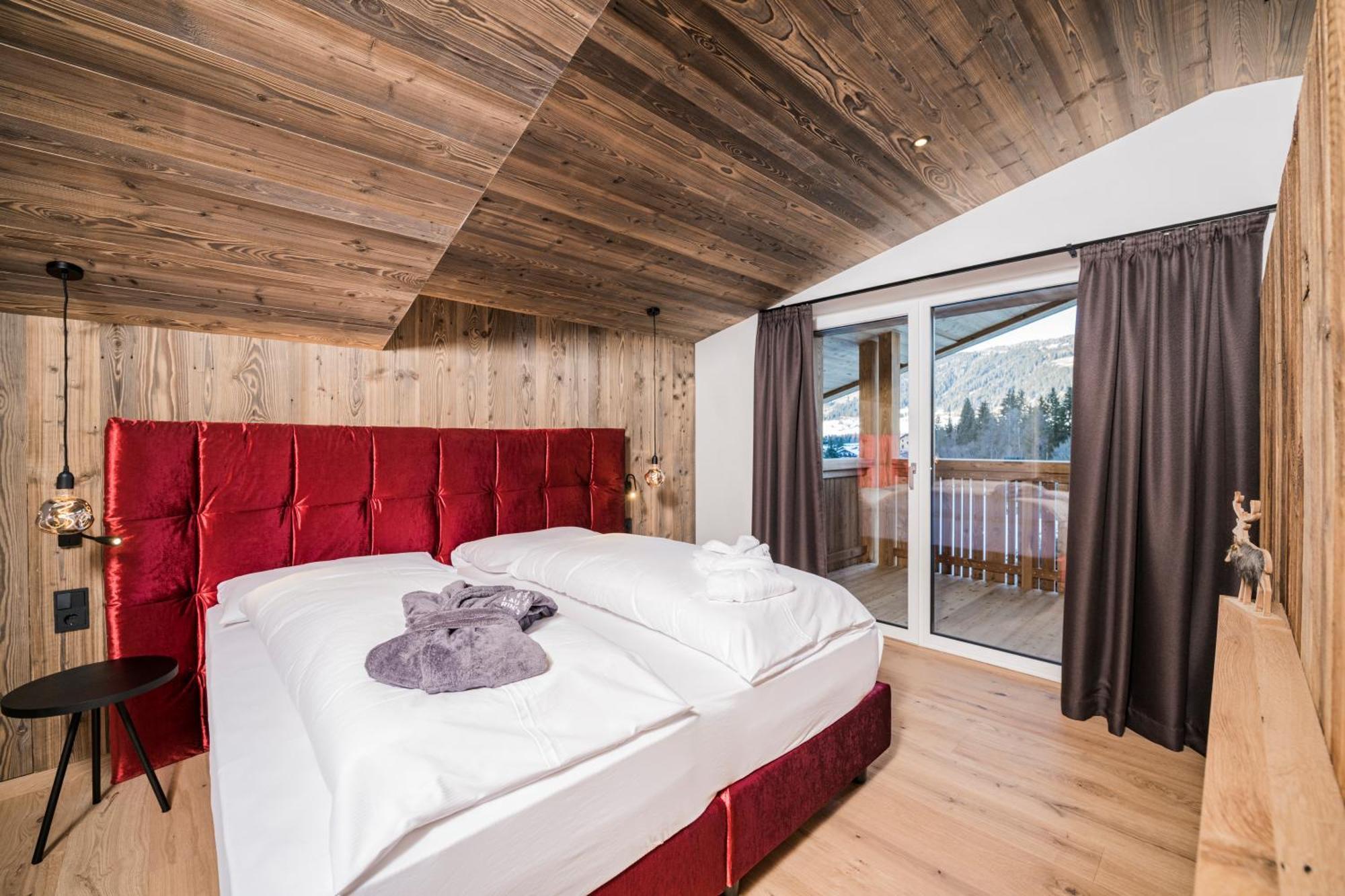 Deluxe Suite,1676746492:JPEG