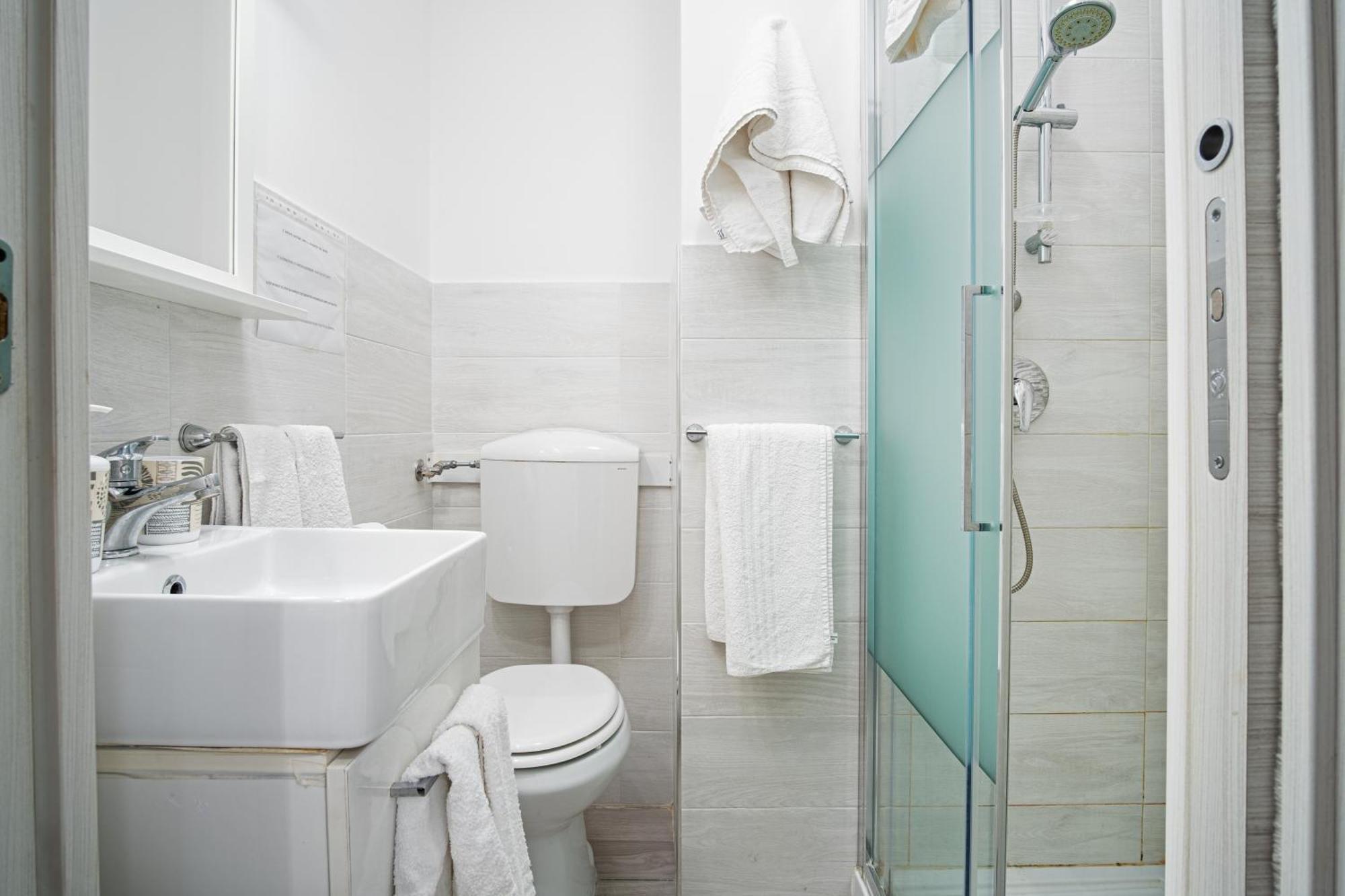 Double Room Private Bathroom