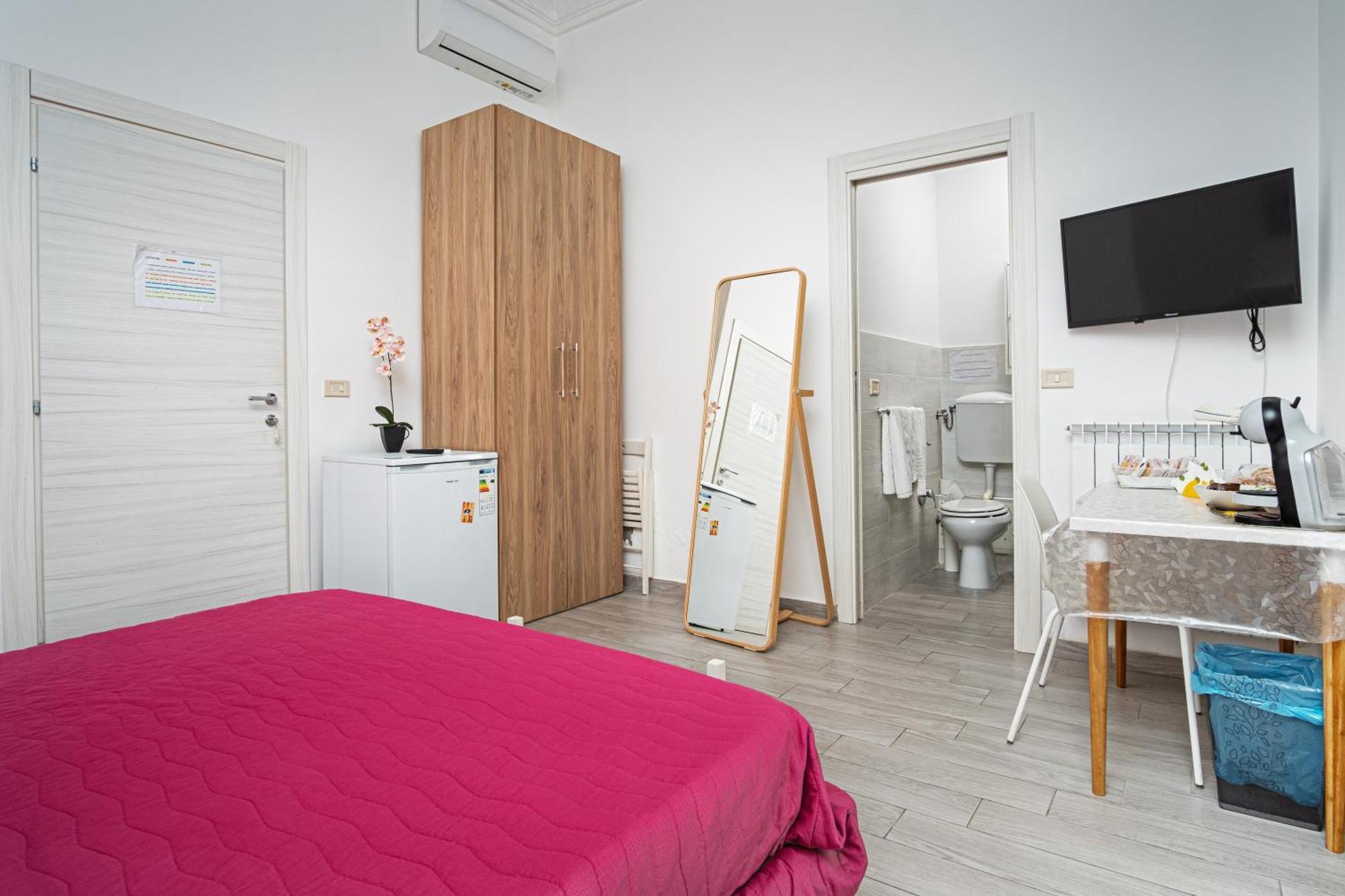 Double Room Private Bathroom