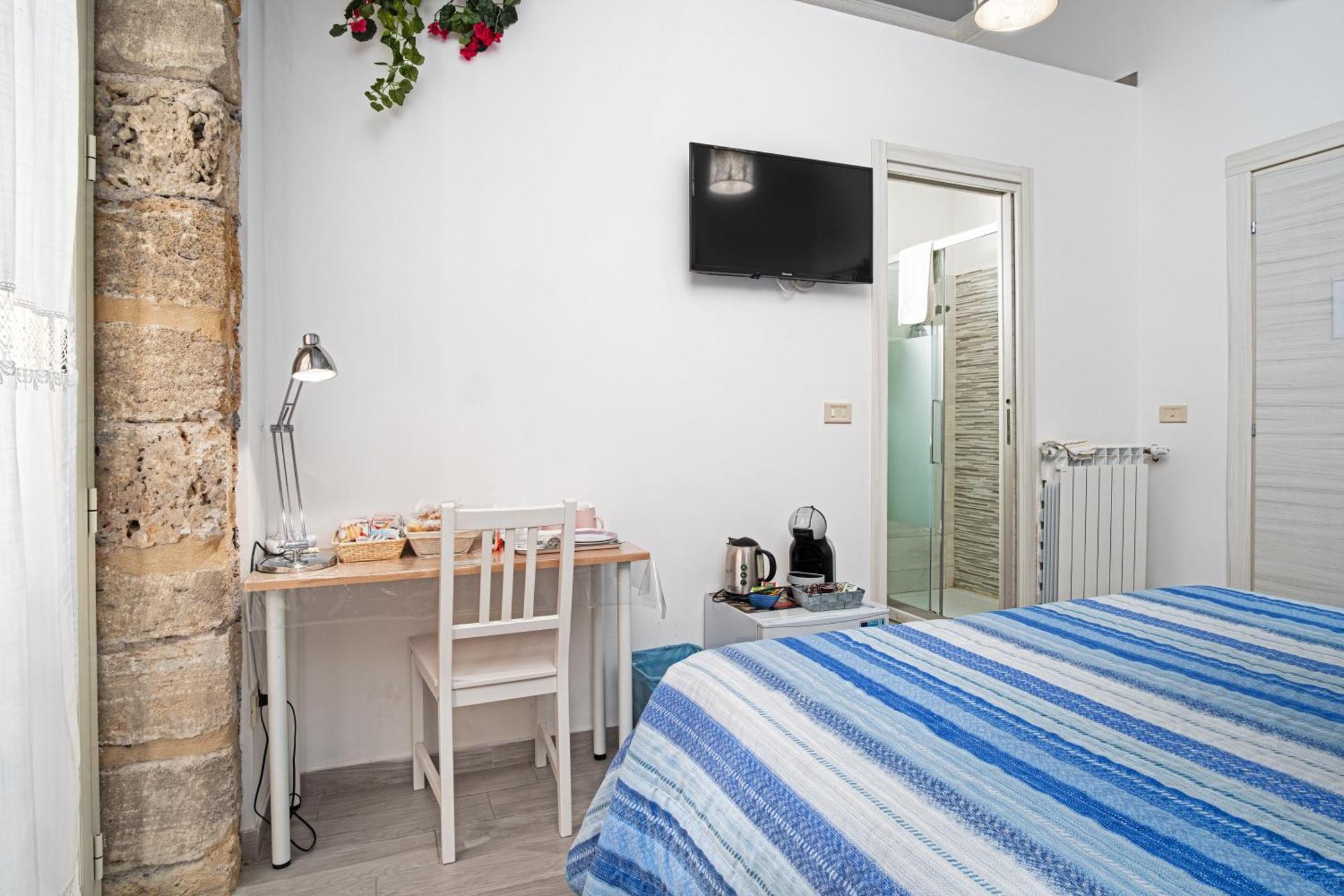 Double Room Private Bathroom