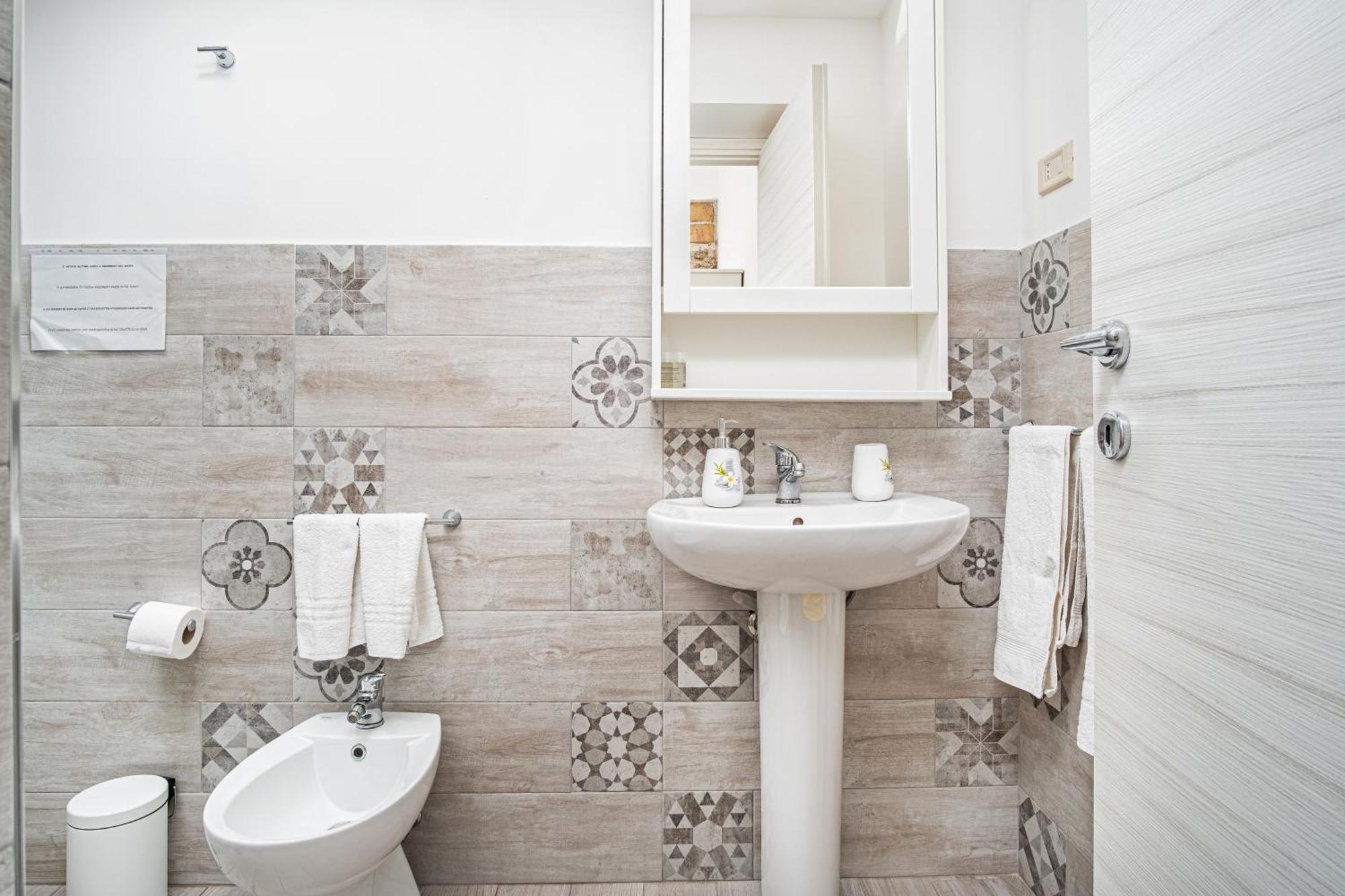 Double Room Private Bathroom