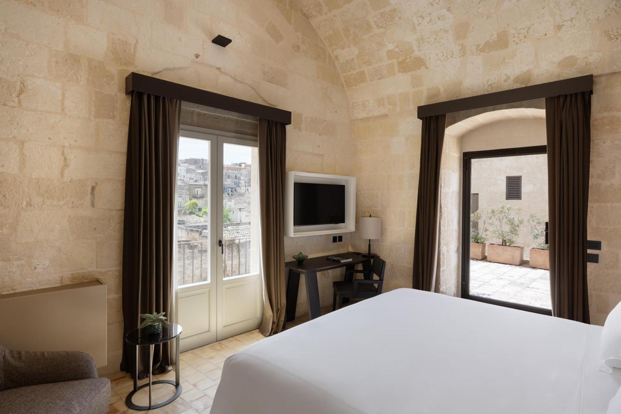 Superior Double Room,1677174021:JPEG