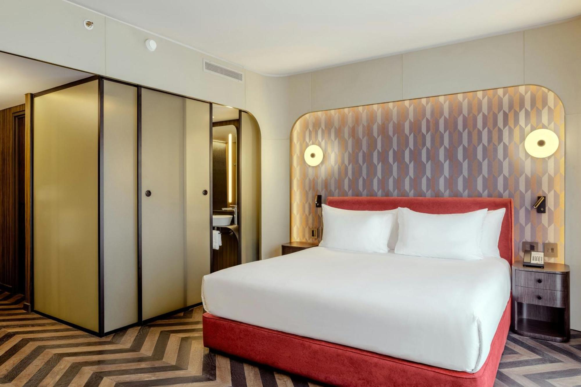 Executive King Room,1677866018:JPEG