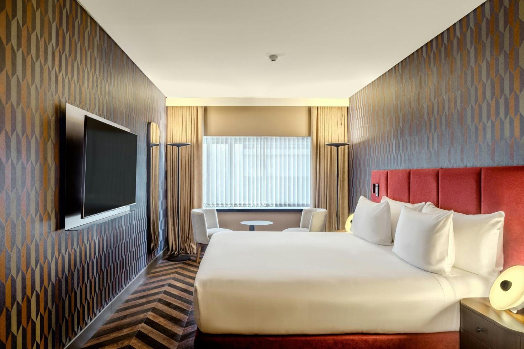 Executive King Room One King Bed,1677866027:JPEG