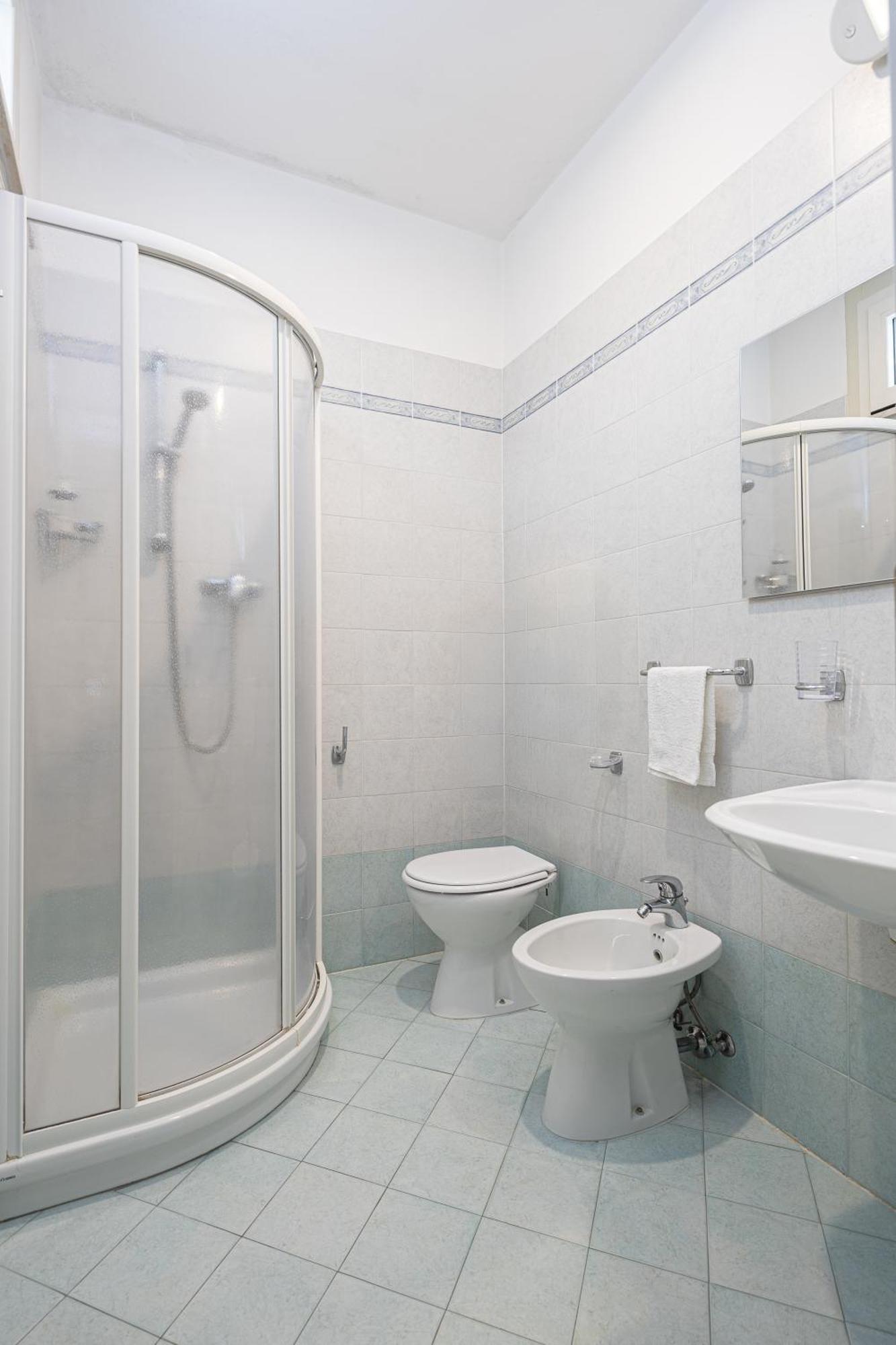 Standard Quadruple Room,1677977979:JPEG