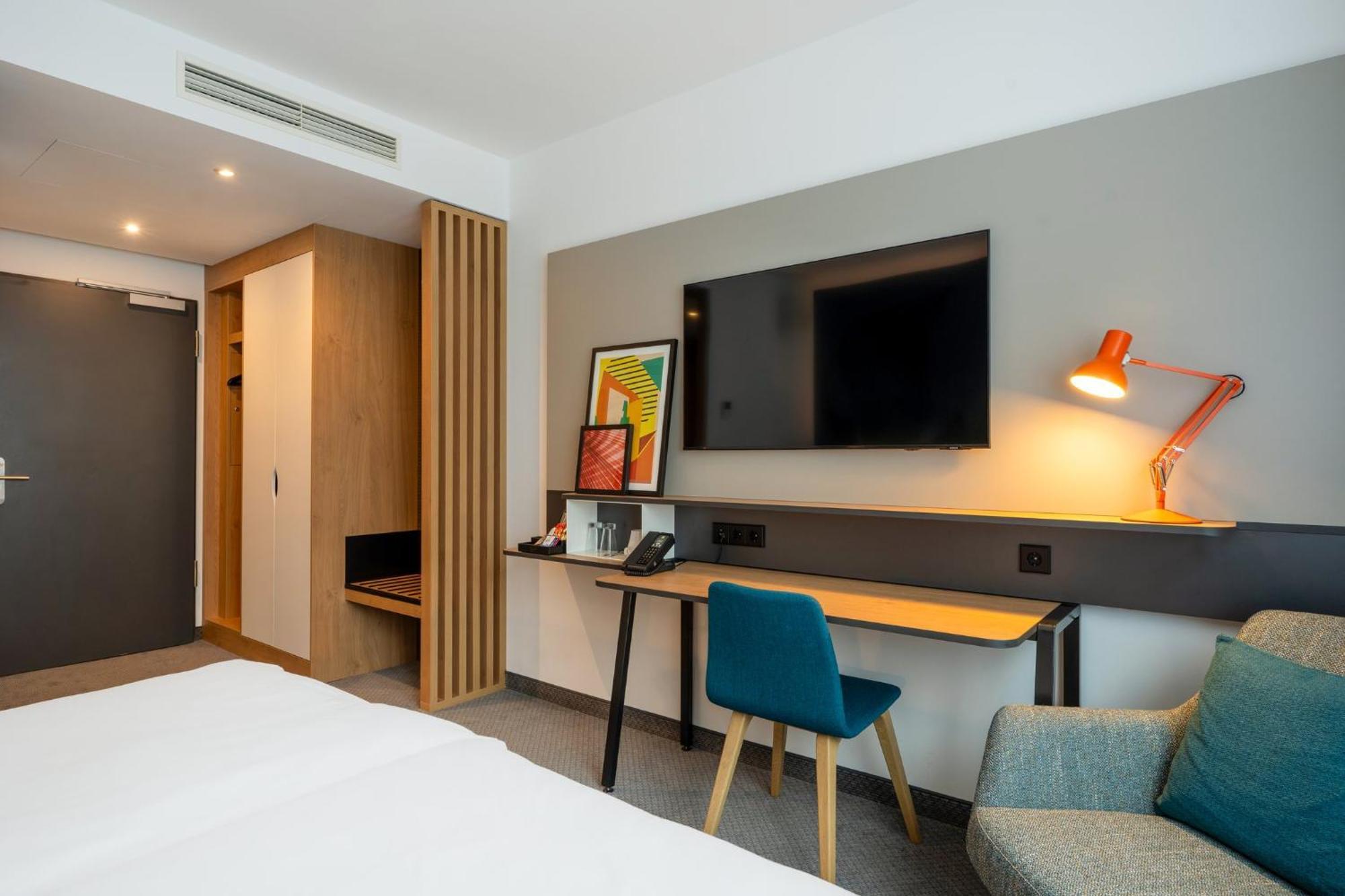 Standard King Room